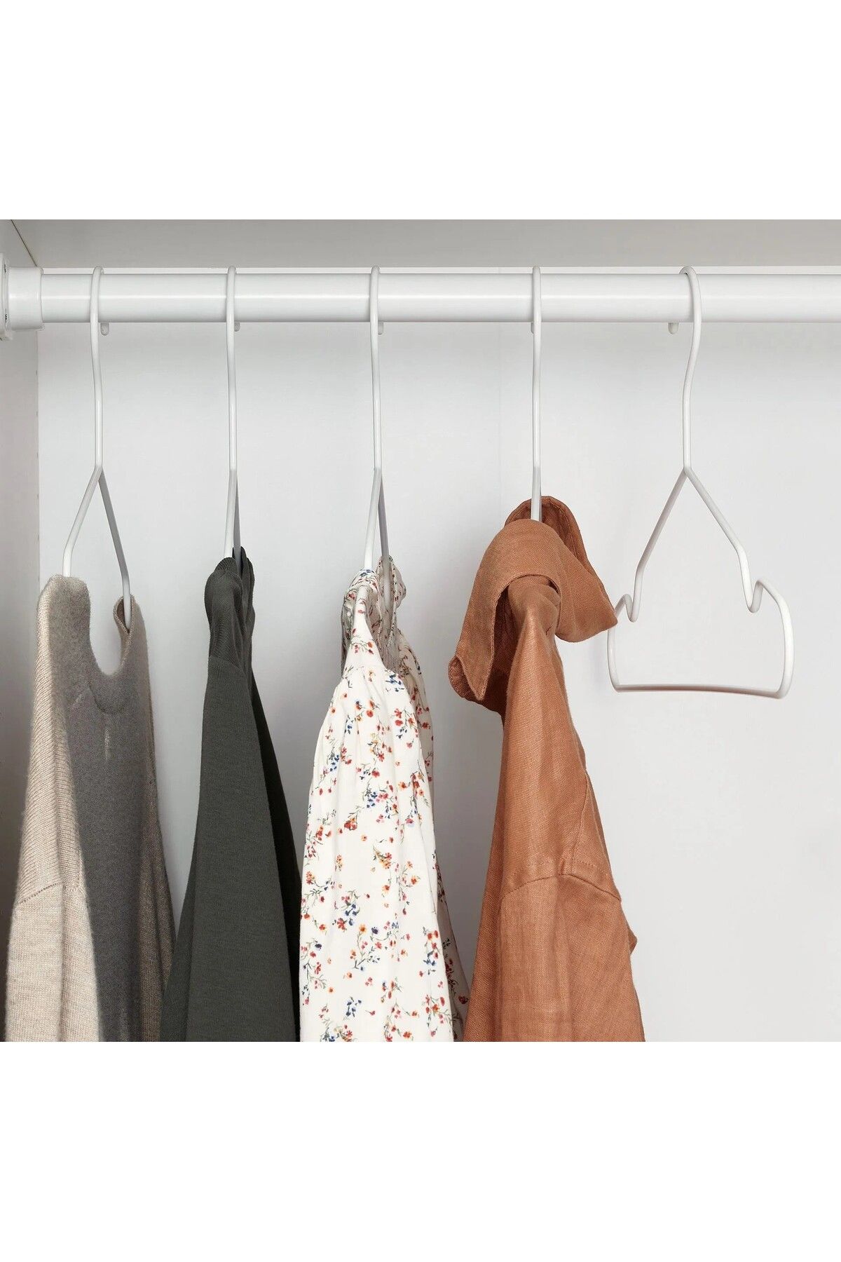 IKEA 5 Adet Metal Giysi Askısı Genişlik 41 Cm İkea 5'li Set Kaymaz Elbise Askısı Çelik Beyaz Askı