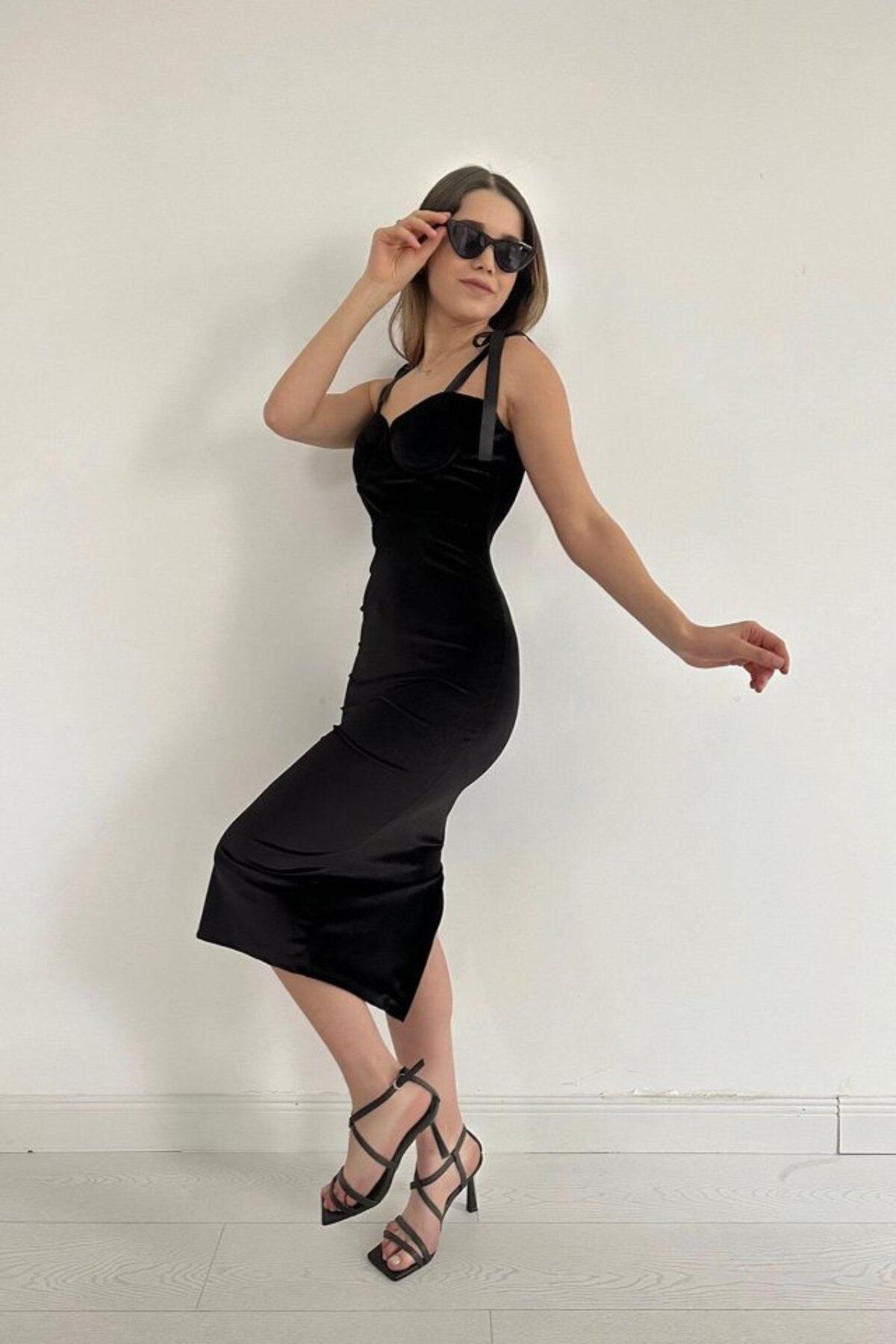ASFSTORE Siyah Saten Askılı Kadife Elbise