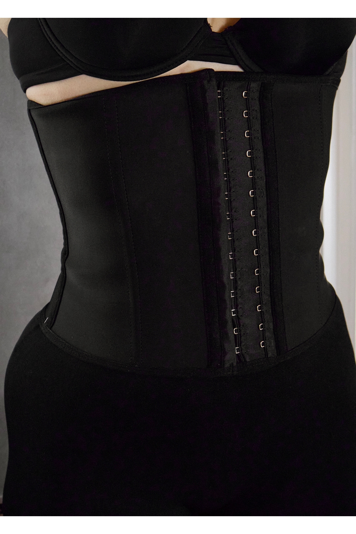 Ymnshaper Yamuna Kısa Latex Korse Siyah görsel 2