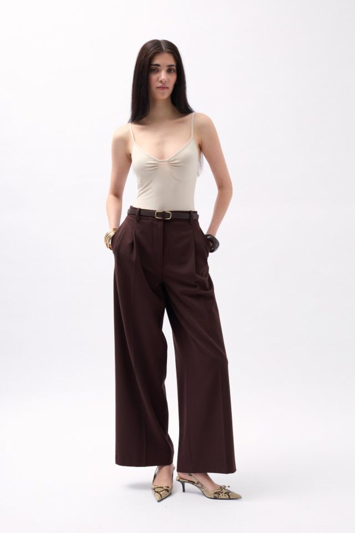Albayrak Önü Büzgülü Askılı Bodysuit