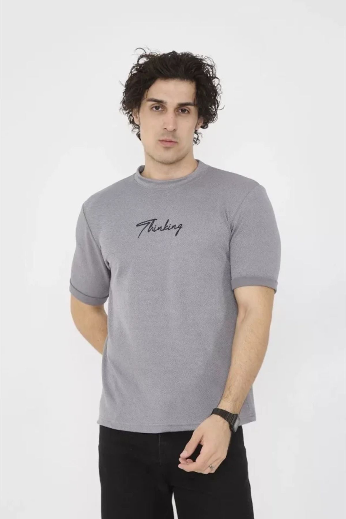 leyla sanat sanata yeni bir bakış açısı leyla sanat sanata yeni bir bakış açısı Unisex Bisiklet Yaka Slim Fit T-Shirt- Gri