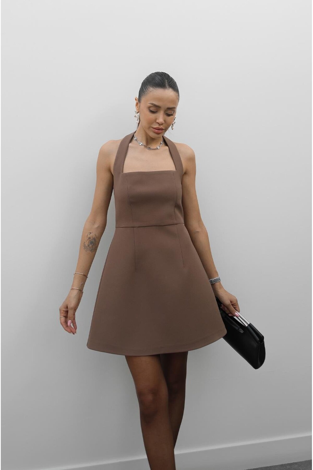 Havoş-Rochie mini maro cu bretele 5