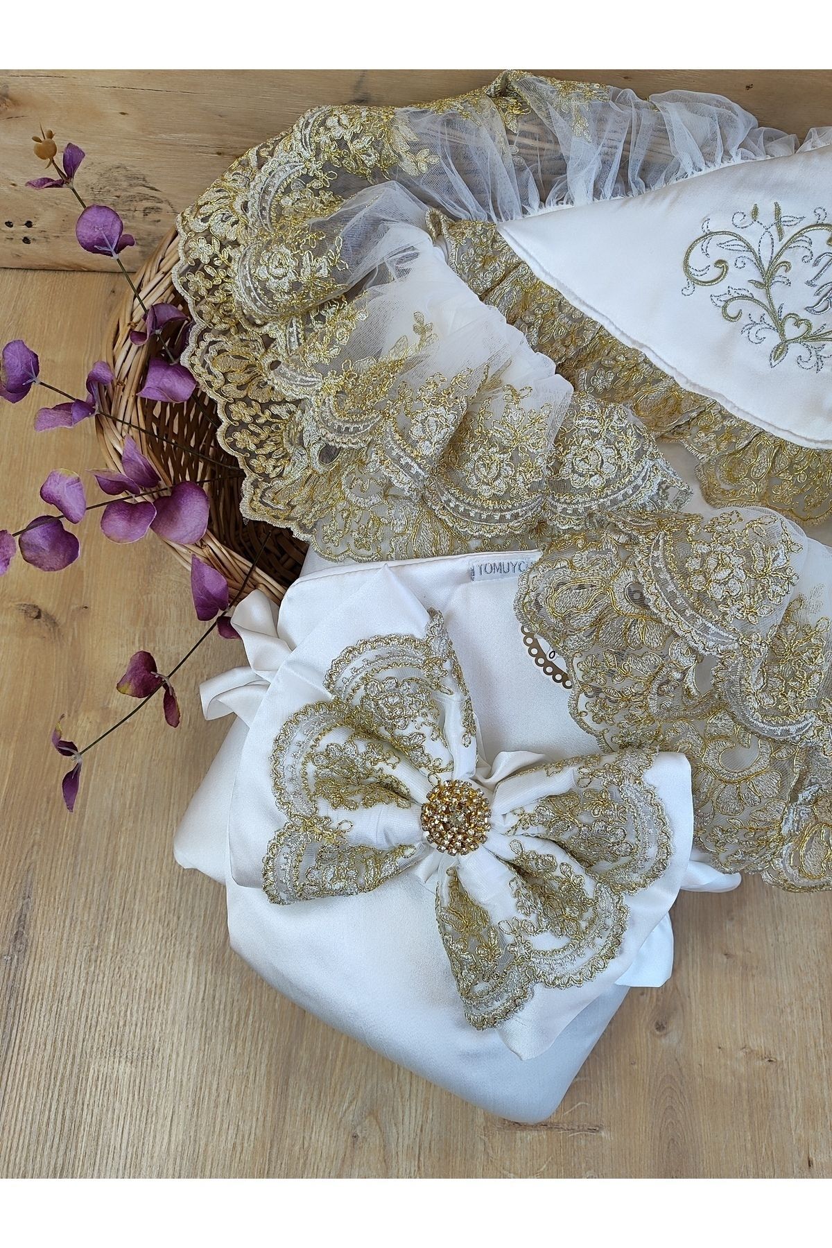 Tomuycuk Dantelli Kız Erkek Bebek Battaniyesi Kundağı Mevlütlük Pamuklu Hastane Çıkışı Yenidoğan Hediyelik fotoğrafı 2 (önizleme)