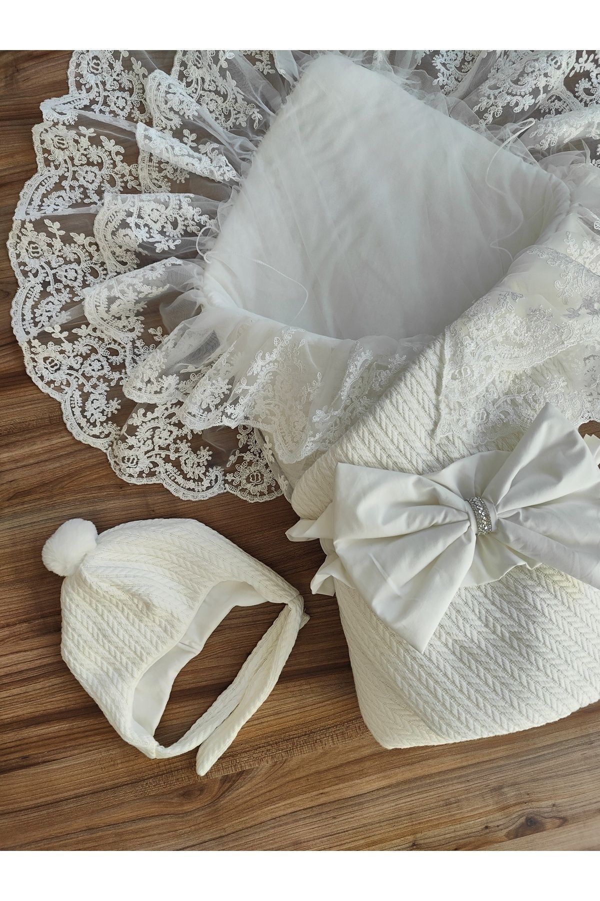 Tomuycuk Triko Örgü Kız Erkek Bebek Batttaniyesi Kundağı Şapkalı Dantelli Yenidoğan Hastane Çıkışı fotoğrafı 4 (önizleme)