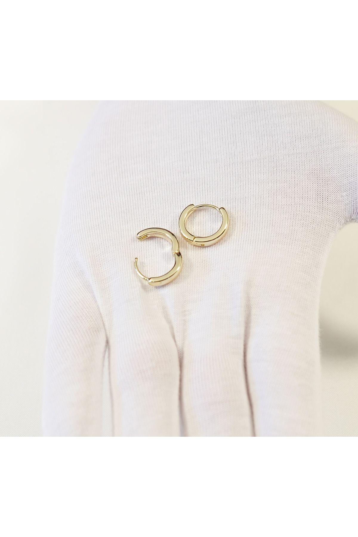 momqi-Vip Steel Gold Color Minimal Hoop Steel Earrings 2