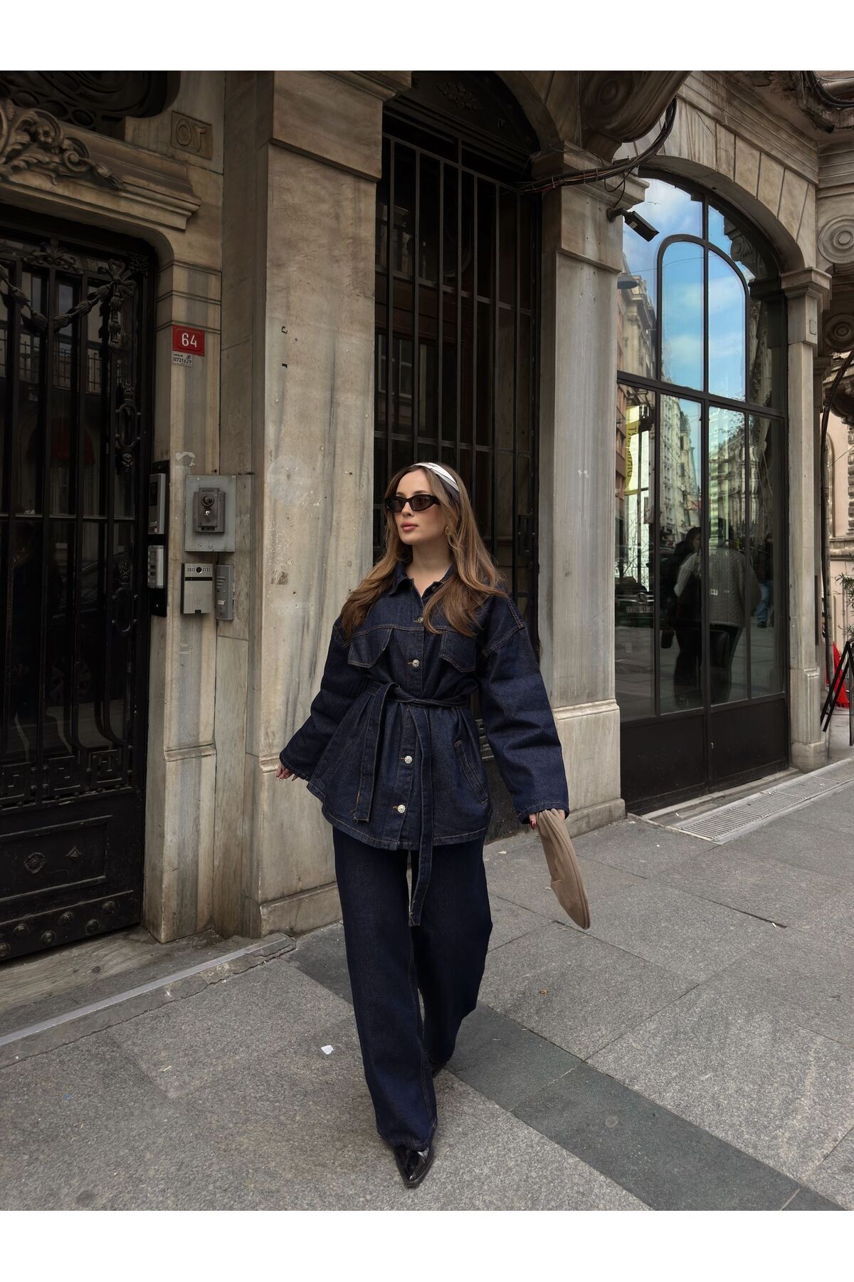 MEECY-Dunkelblaue, gebundene Denim-Anzugjacke und -Hose in Übergröße 4