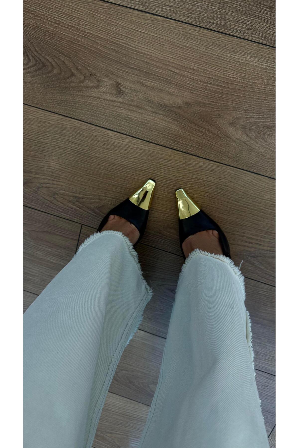 Eataly Shoes  Sivri Burun Gold Toka Detaylı Topuklu Ayakkabı Siyah - Görsel 3