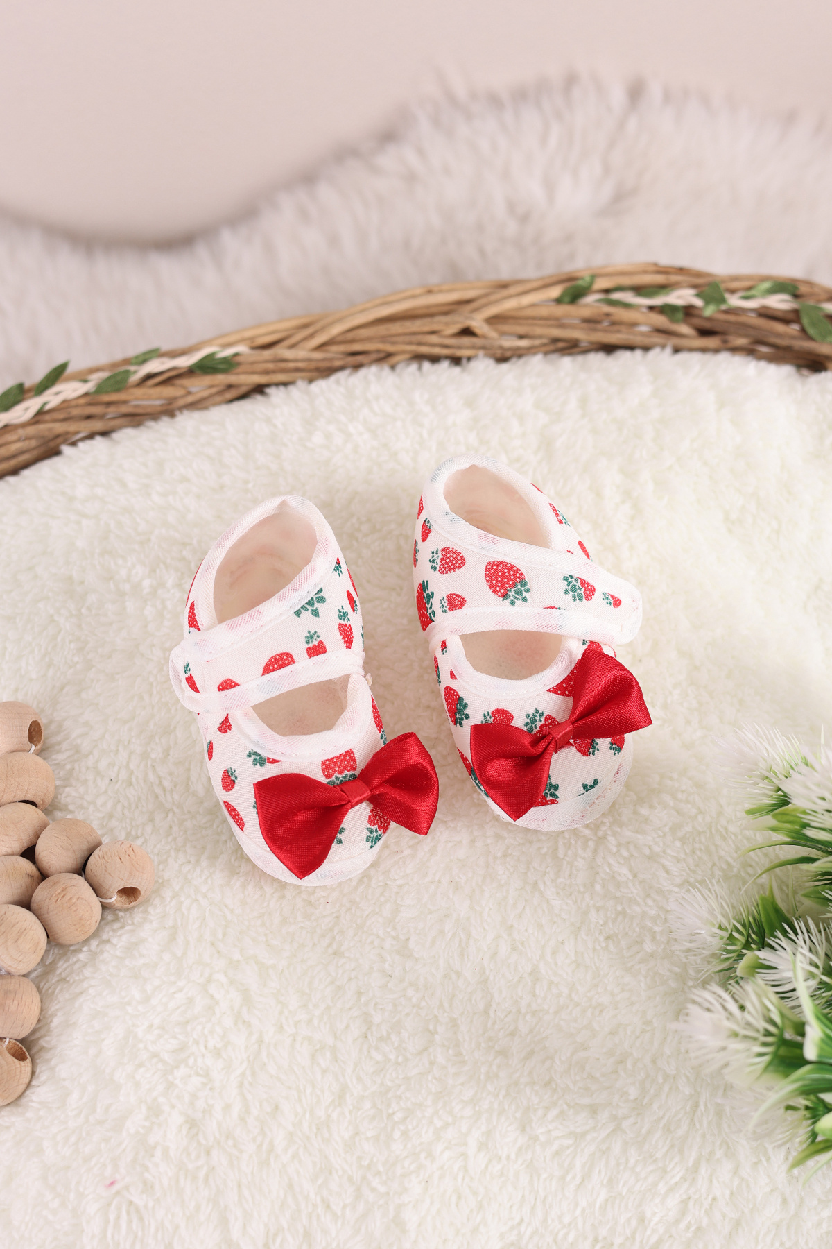 VaVbaby-Mini Berry Strawberry Pattern Baby Bandana and Shoes 0-6 Months Cute Cute Comfortable Soft Sole 3