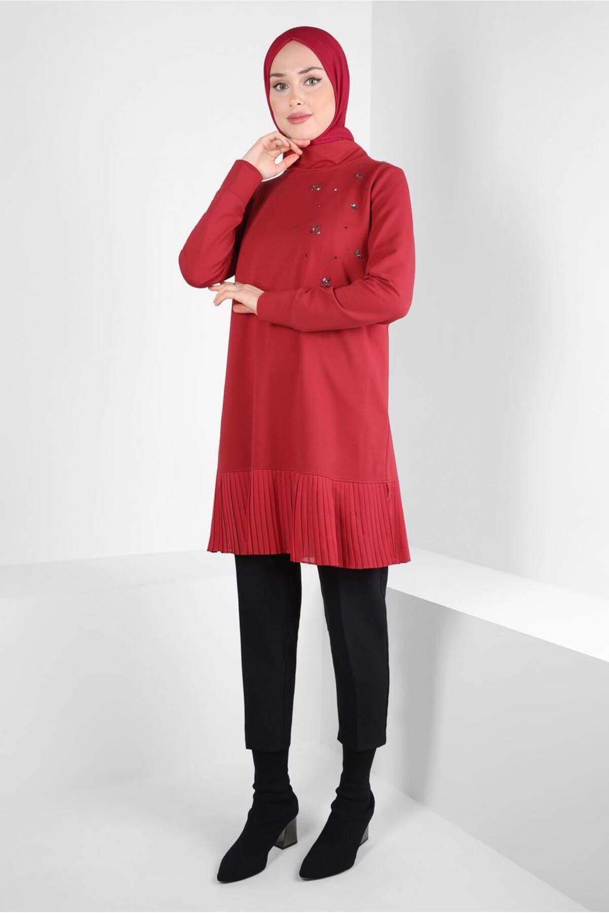 complete the look image