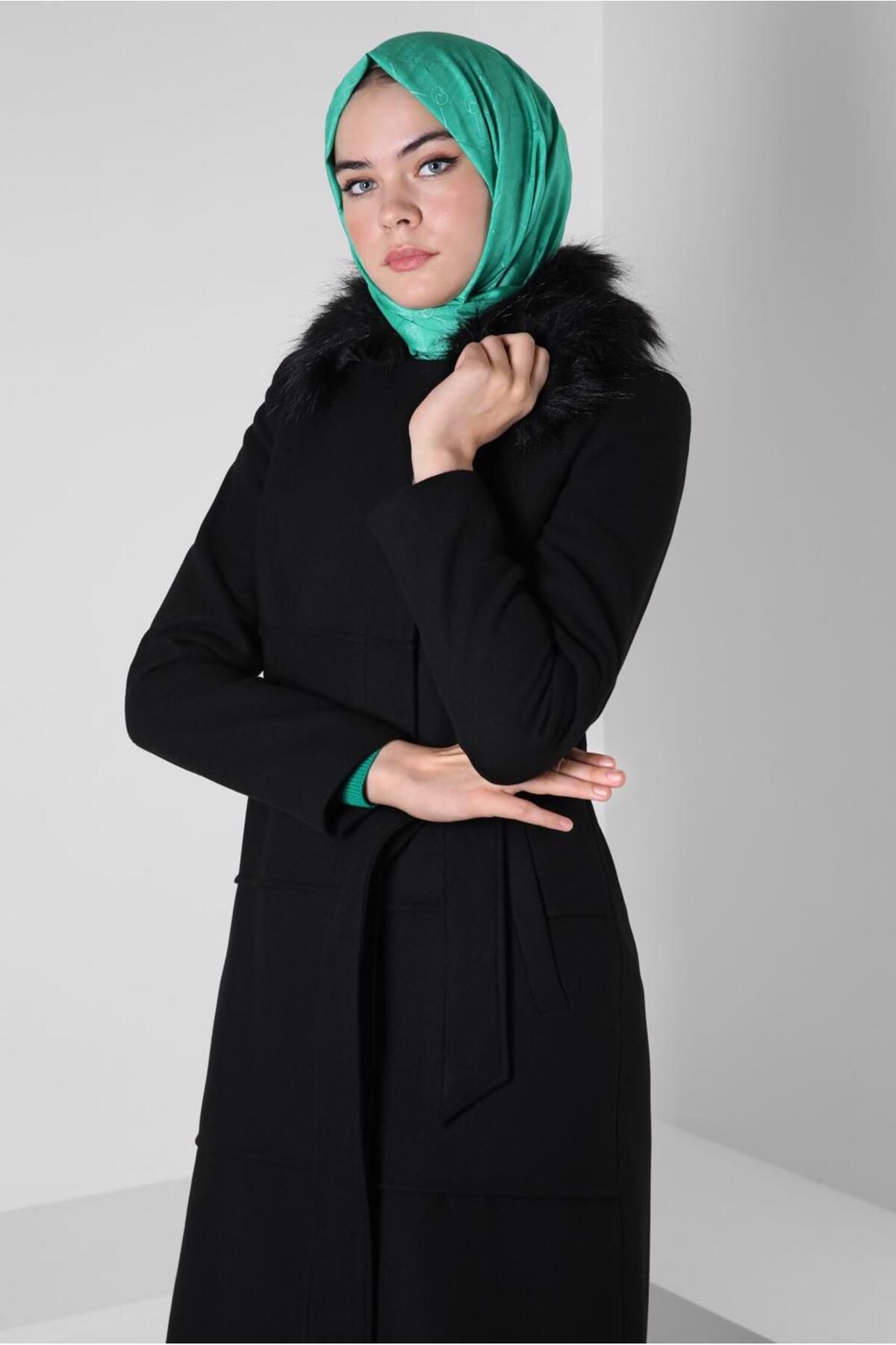 کت با جزئیات خز جداشونده 90404 Alvina