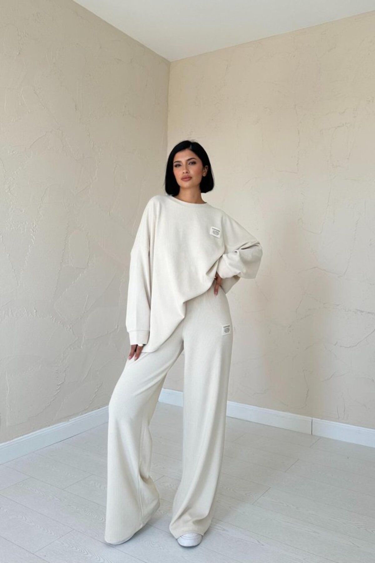 Rose's Boutique All About Women Rose's Boutiqe All About Women Bej Klasik Fitilli Kazak Ve Pantolon Takım