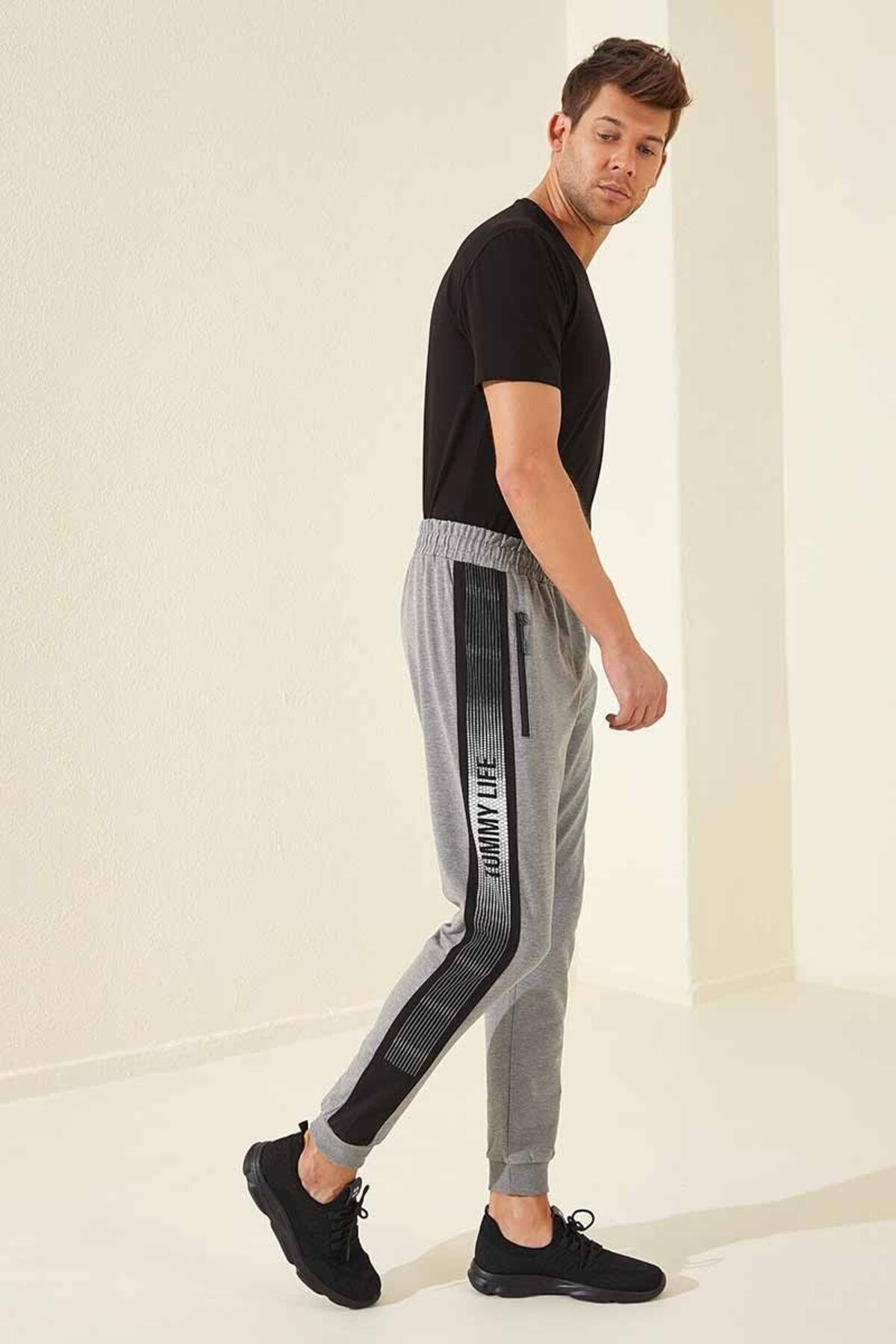 complete the look image