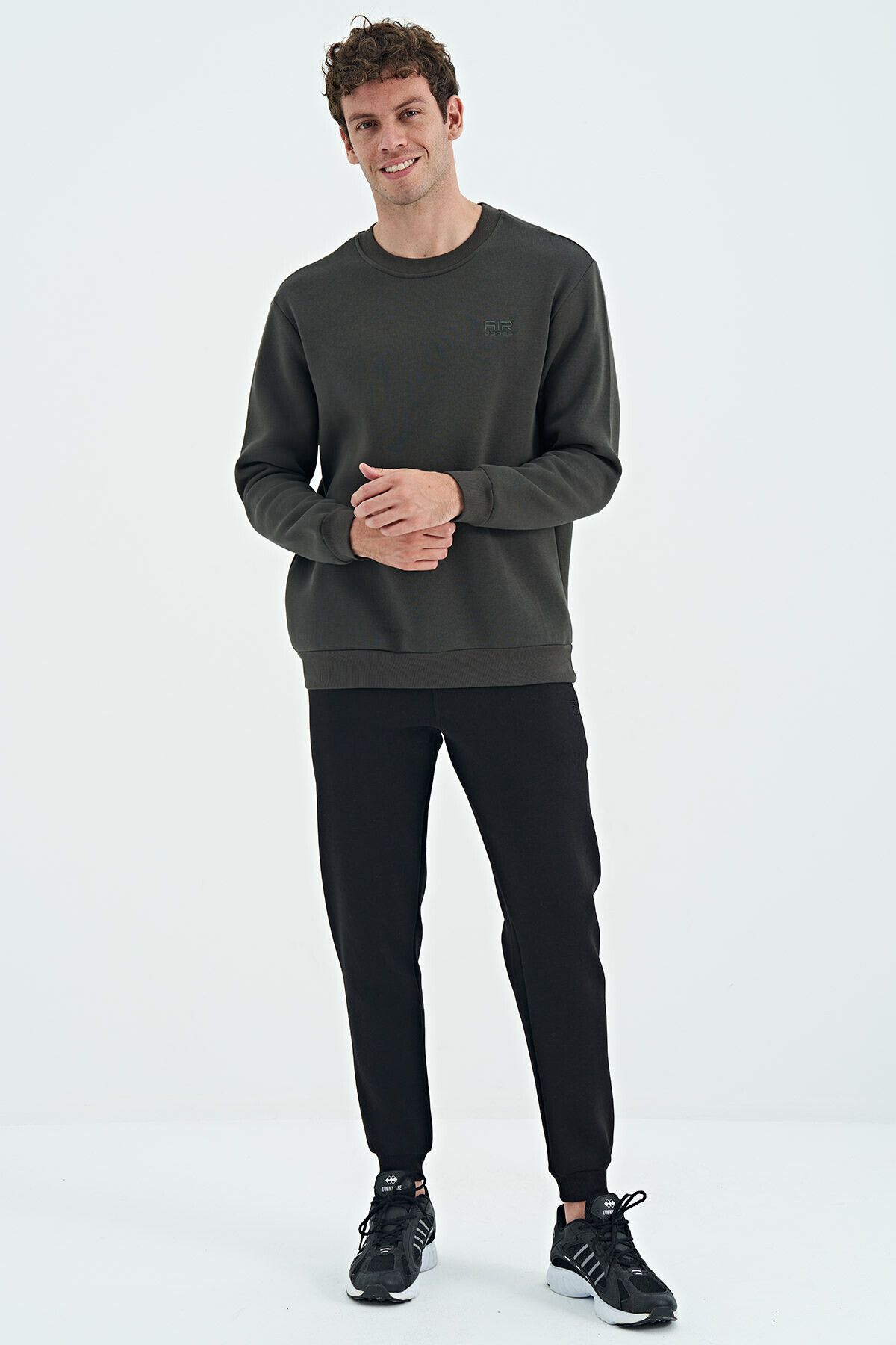 complete the look image