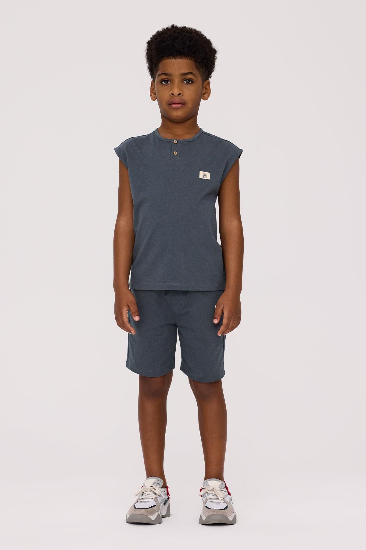 complete the look image