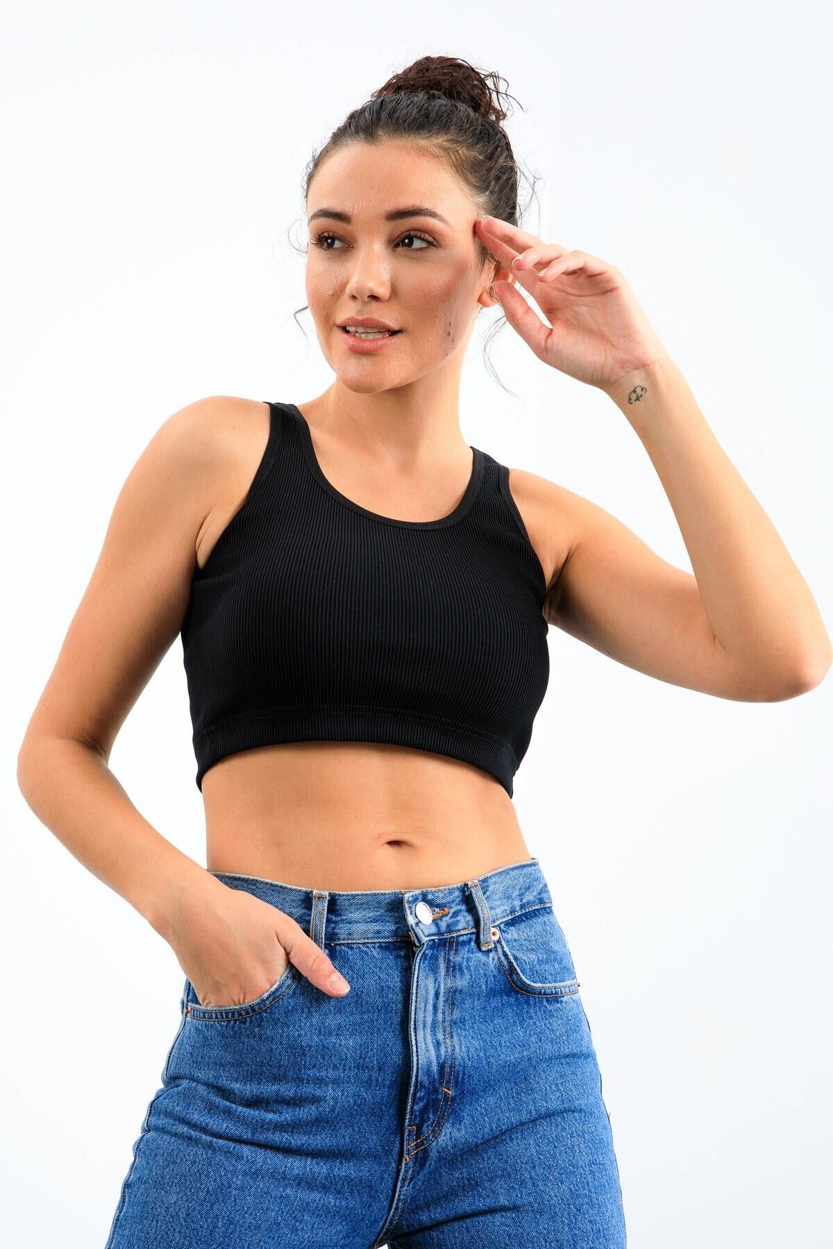 TOMMY LIFE-Marineblaues Basic-Crop-Top-Unterhemd mit Nullärmeln und schmaler Passform und U-Ausschnitt für Damen – 97160 5