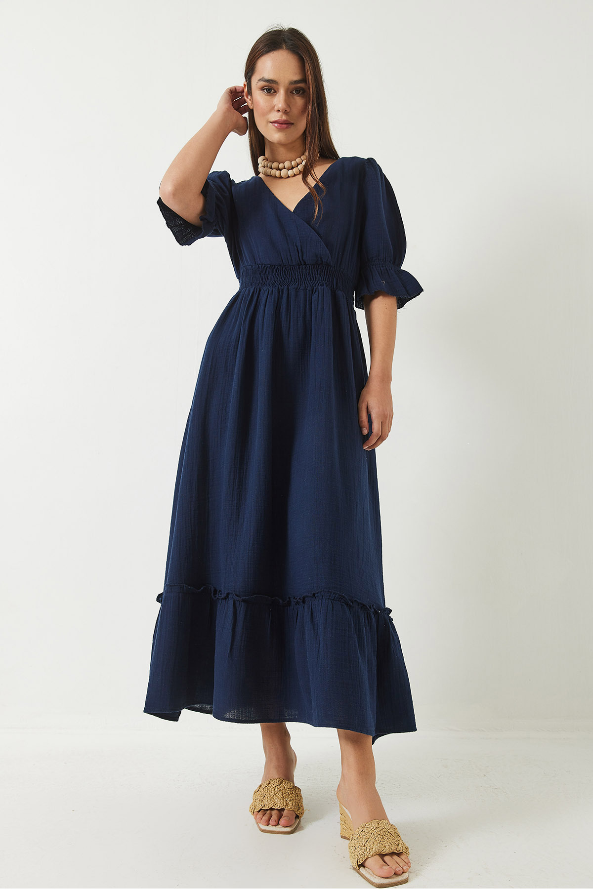 LUCCI V-Neck Textured Midi Dress with Elastic Detail 2