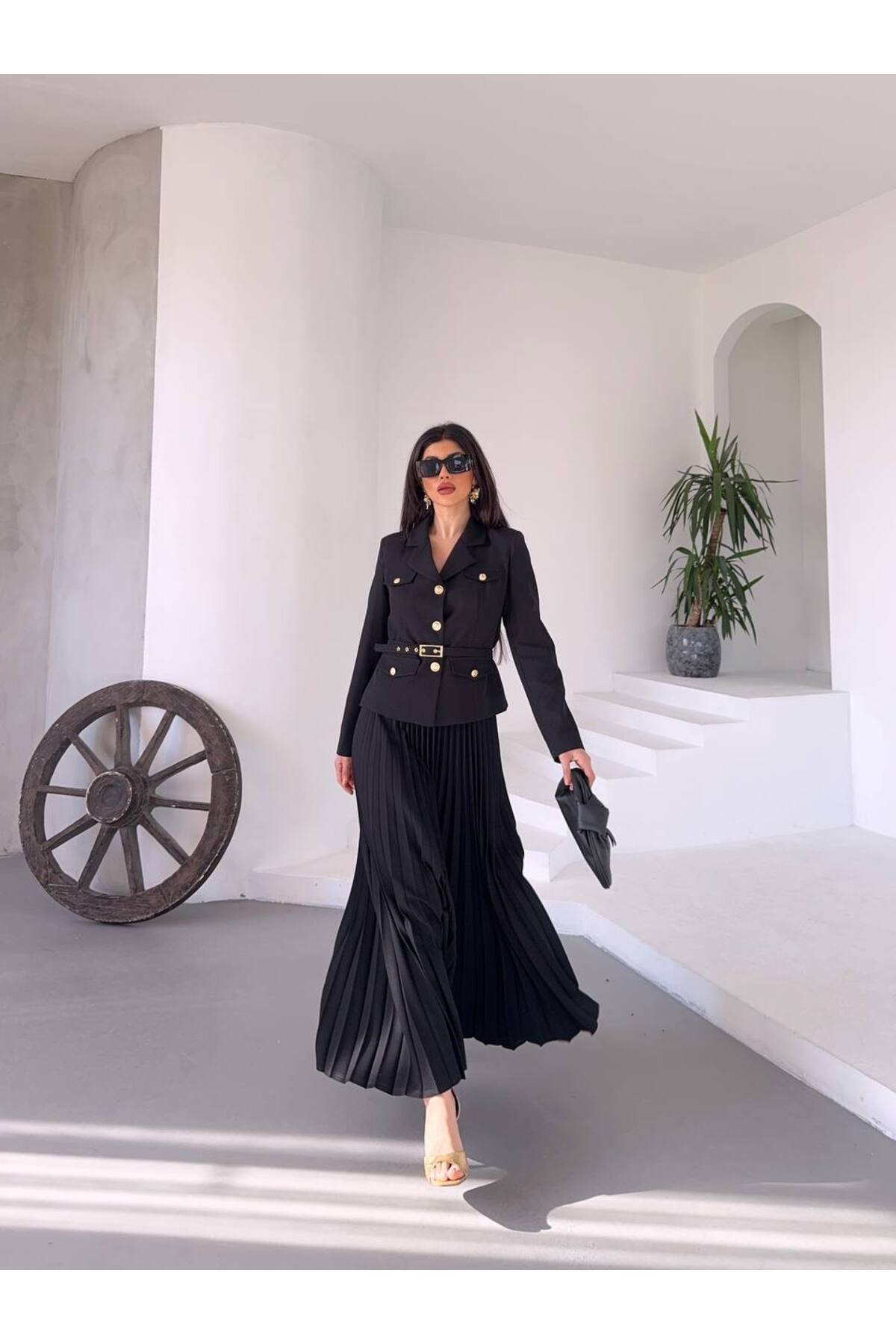 Ensemble Veste et Jupe Premium Noir avec Ceinture et Boutons Dorés - Görsel 3