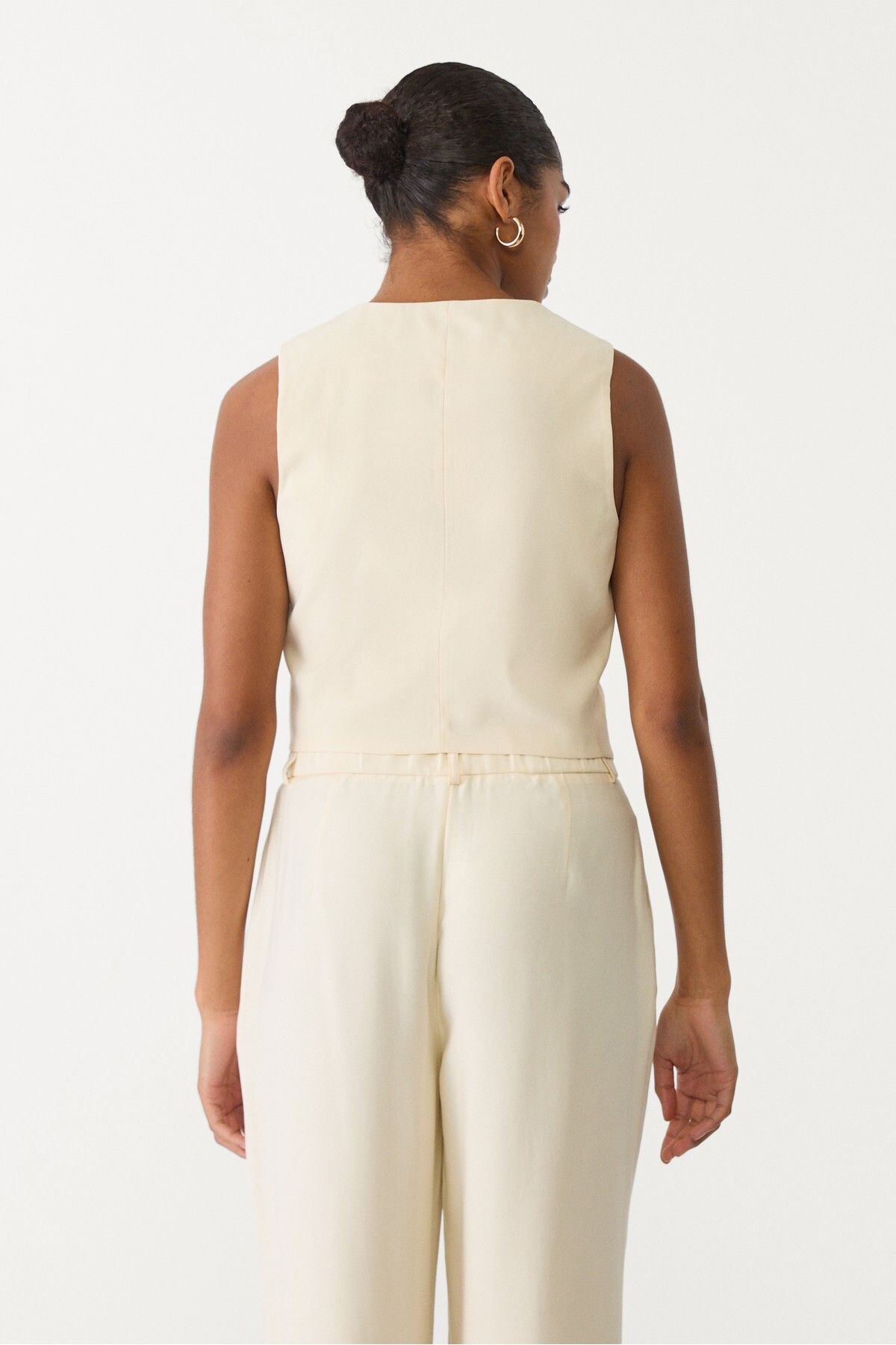 Stradivarius-Short vest with a square-cut neckline 3