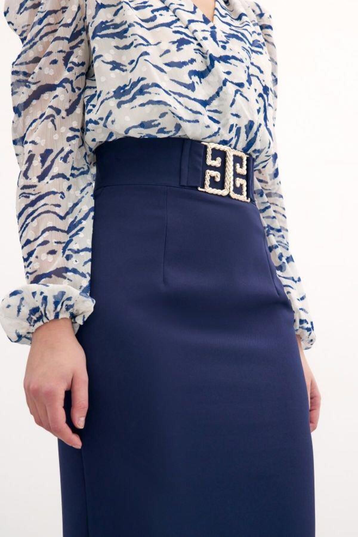 Sateen-4505 Fusta creion cu cataramă, albastru bleumarin 1