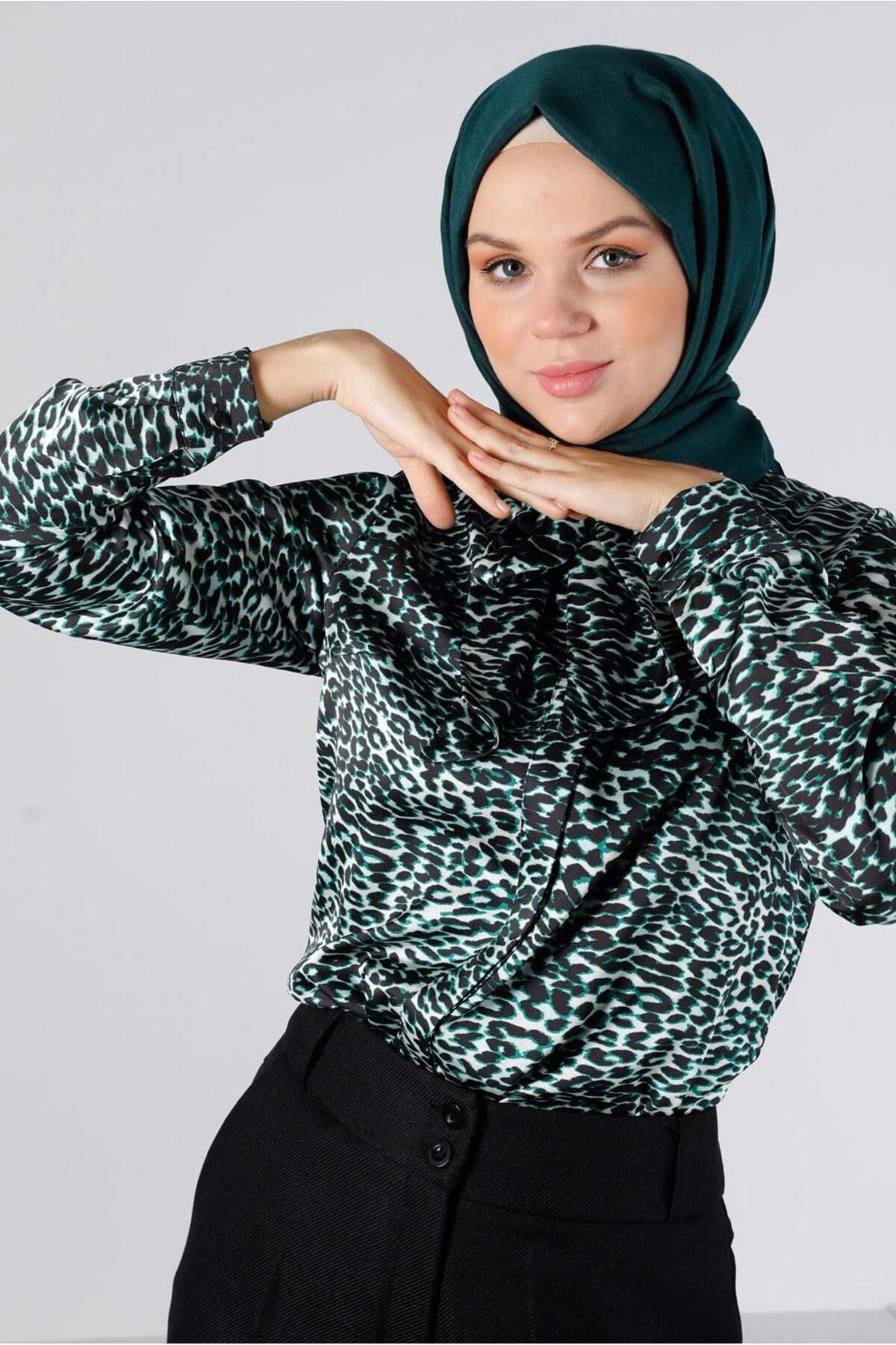بلوز ساتن طرح پلنگی 43410 Alvina