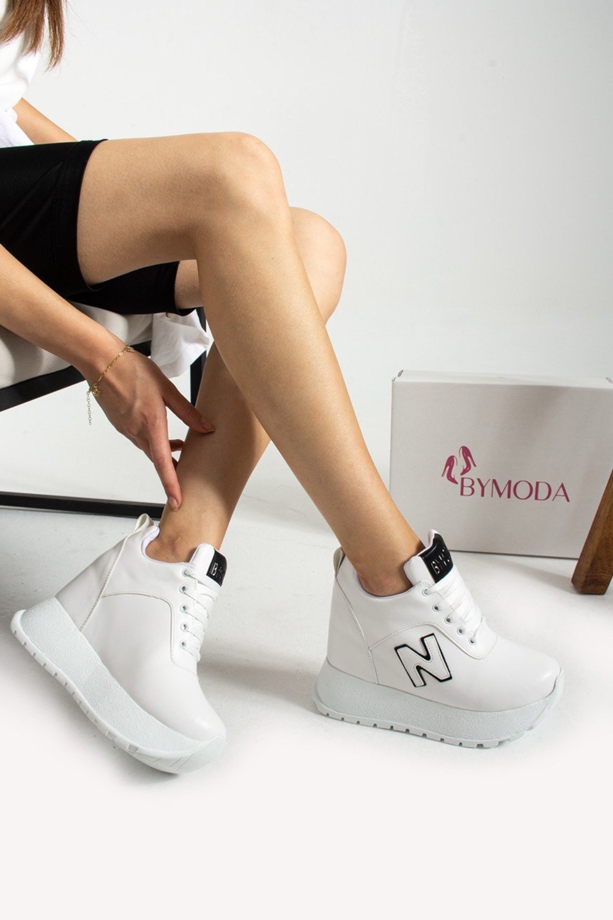 Bymoda Yeni Sezon Beyaz Gizli Dolgu Topuklu Spor Ayakkabı Topuk Yüksekliği Toplam 10 CM görsel 3
