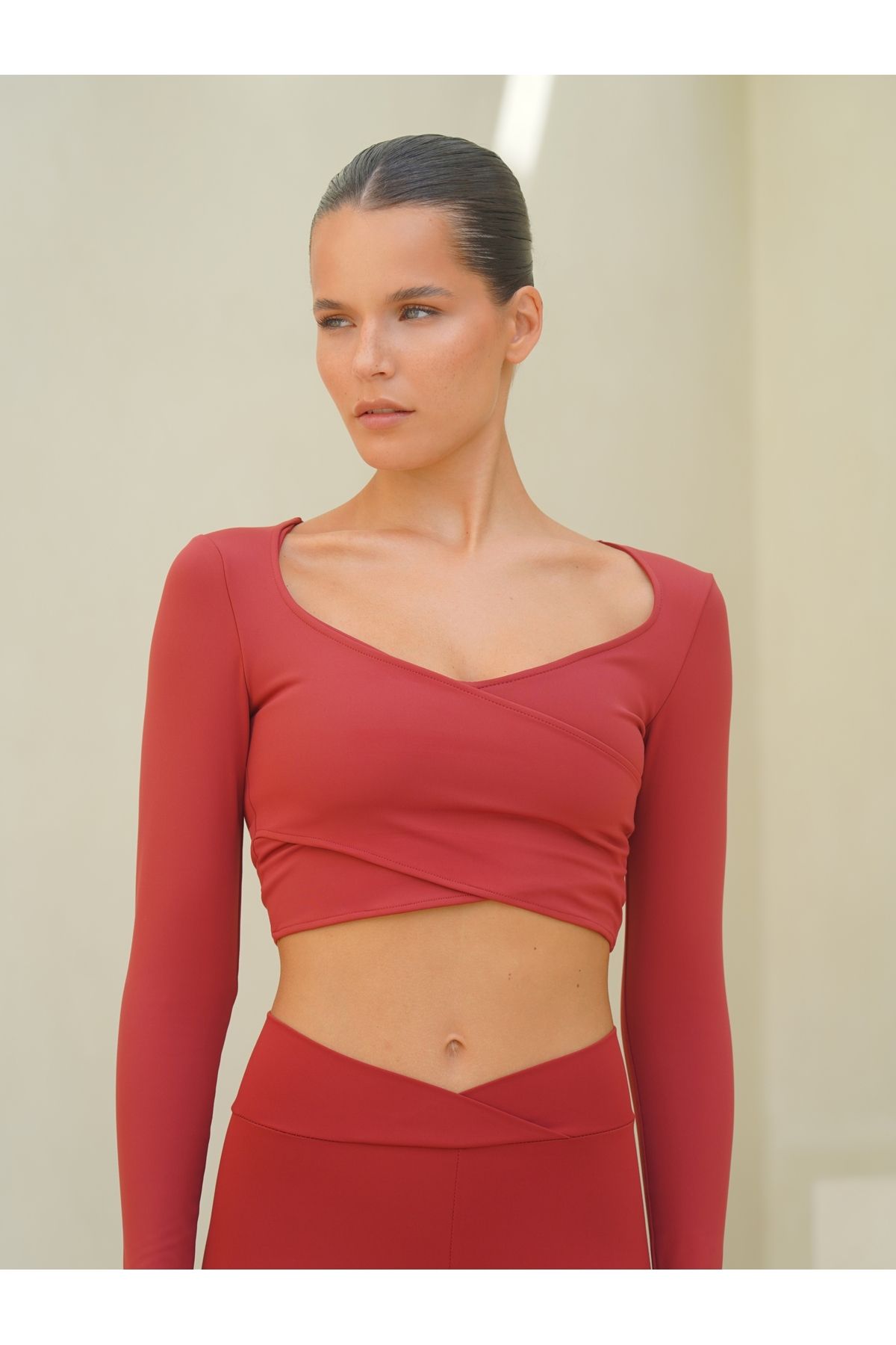 MAİ COLLECTİON Gaia Uzun Kollu Çapraz Detay Bordo Crop
