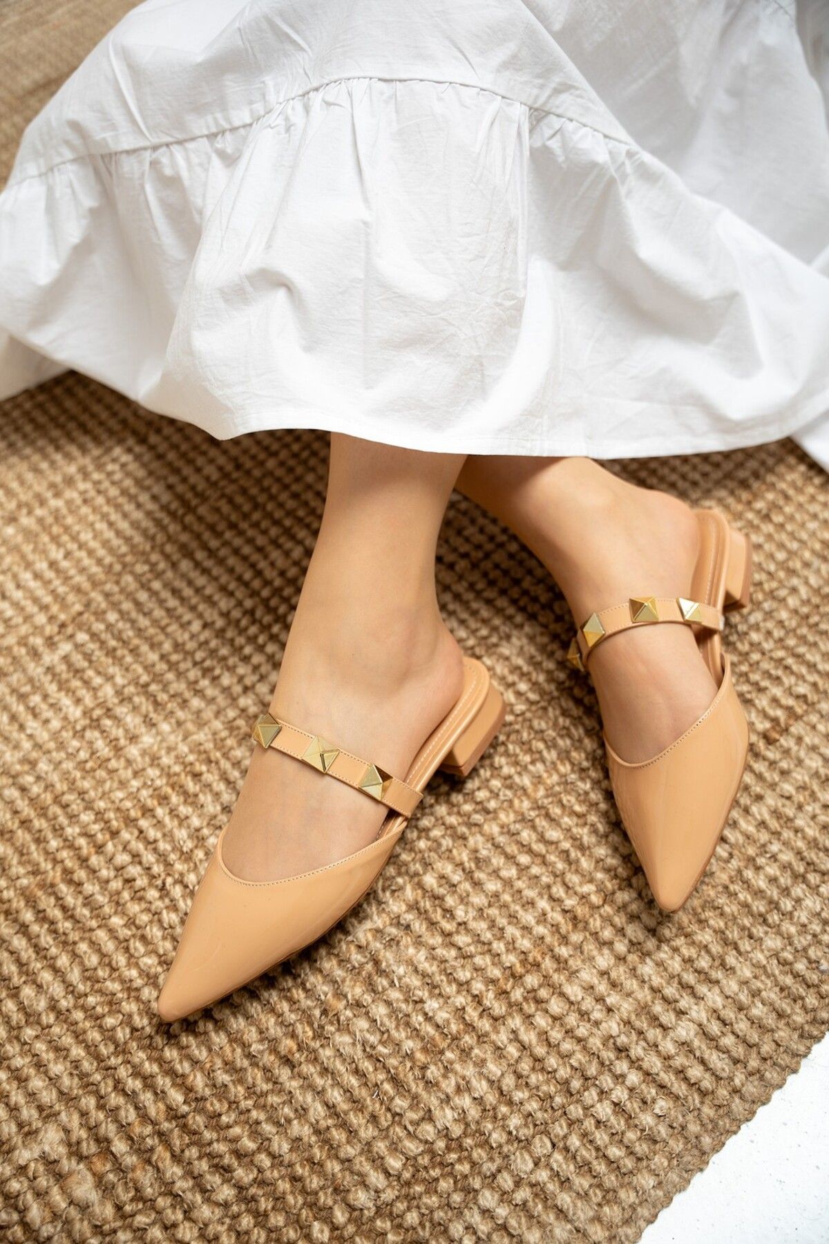 LAMİNTA-Ricco Nude Patent Leather Women's Slippers with Staple Detail 1
