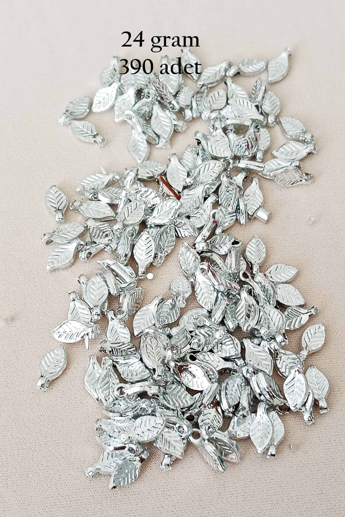 Mu Art Oya Abiye Bileklik Kolye Pleksi Metalik Plastik Pul Gümüş Renk 24 Gram 390 Adet - Bnc574