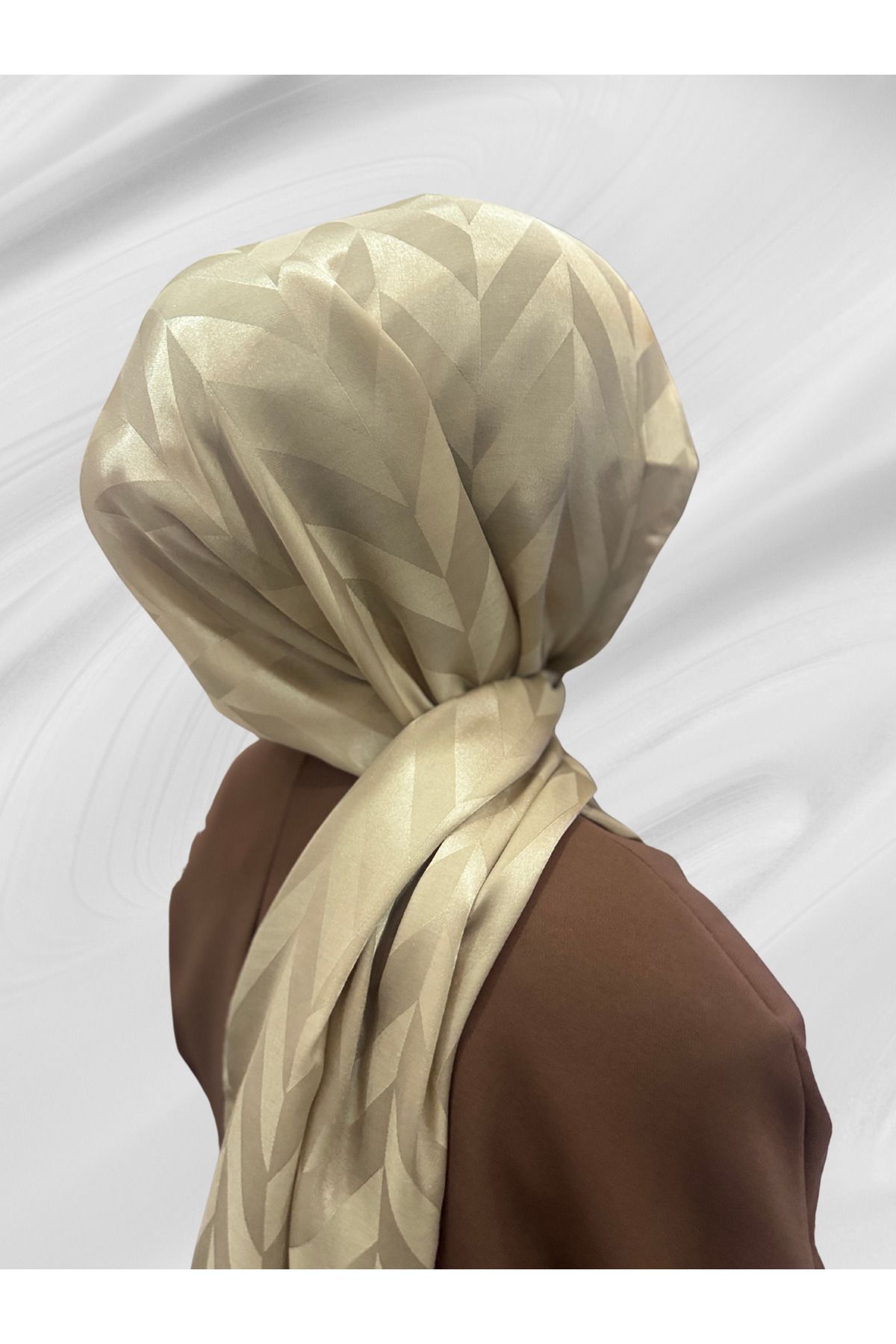 R&S-Cream Color Shawl with Cotton Structure That Doesn'T Slip 3
