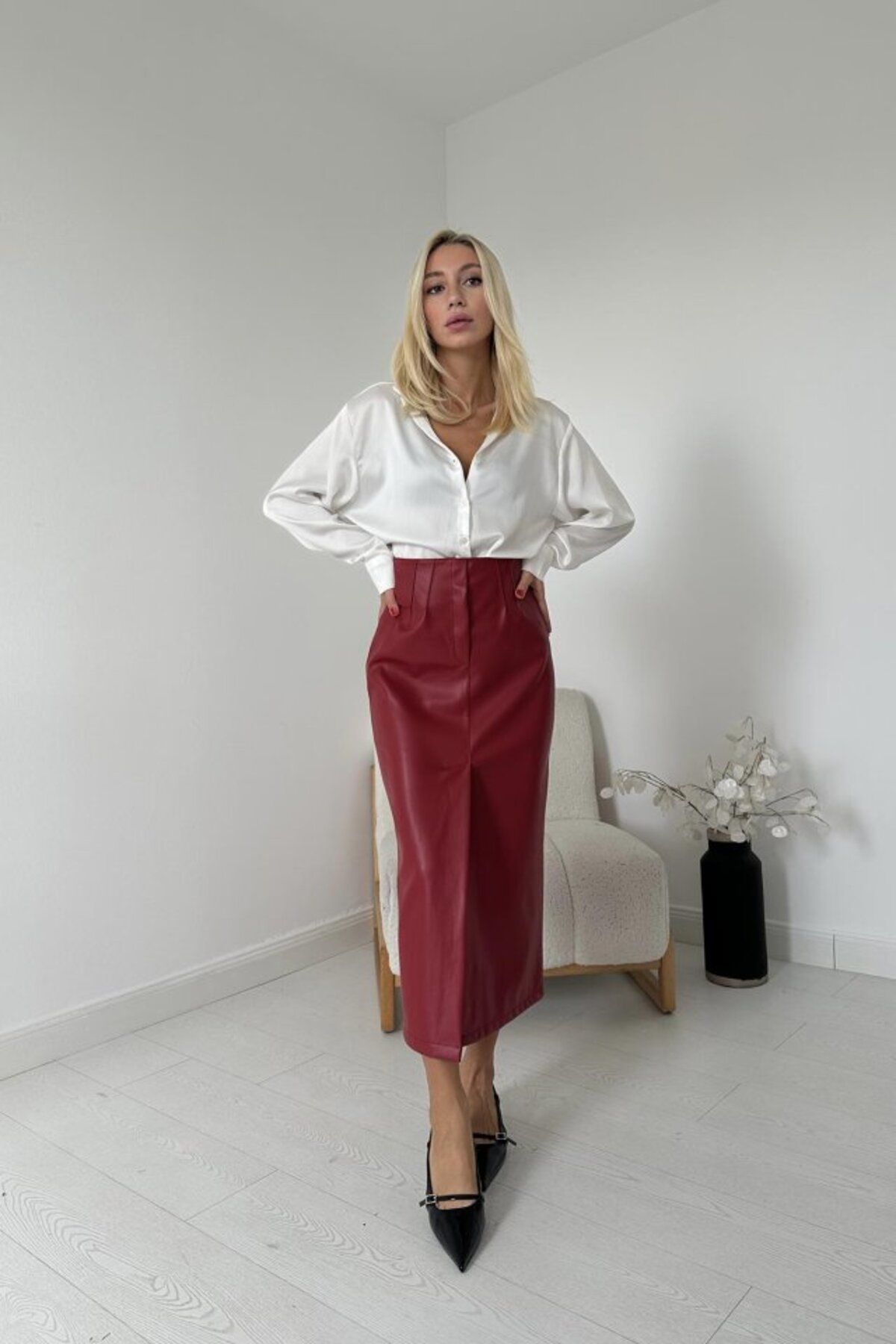 Rose's Boutique All About Women Rose's Boutiqe All About Women Bordo Yırtmaçlı Süs Patlı Etek