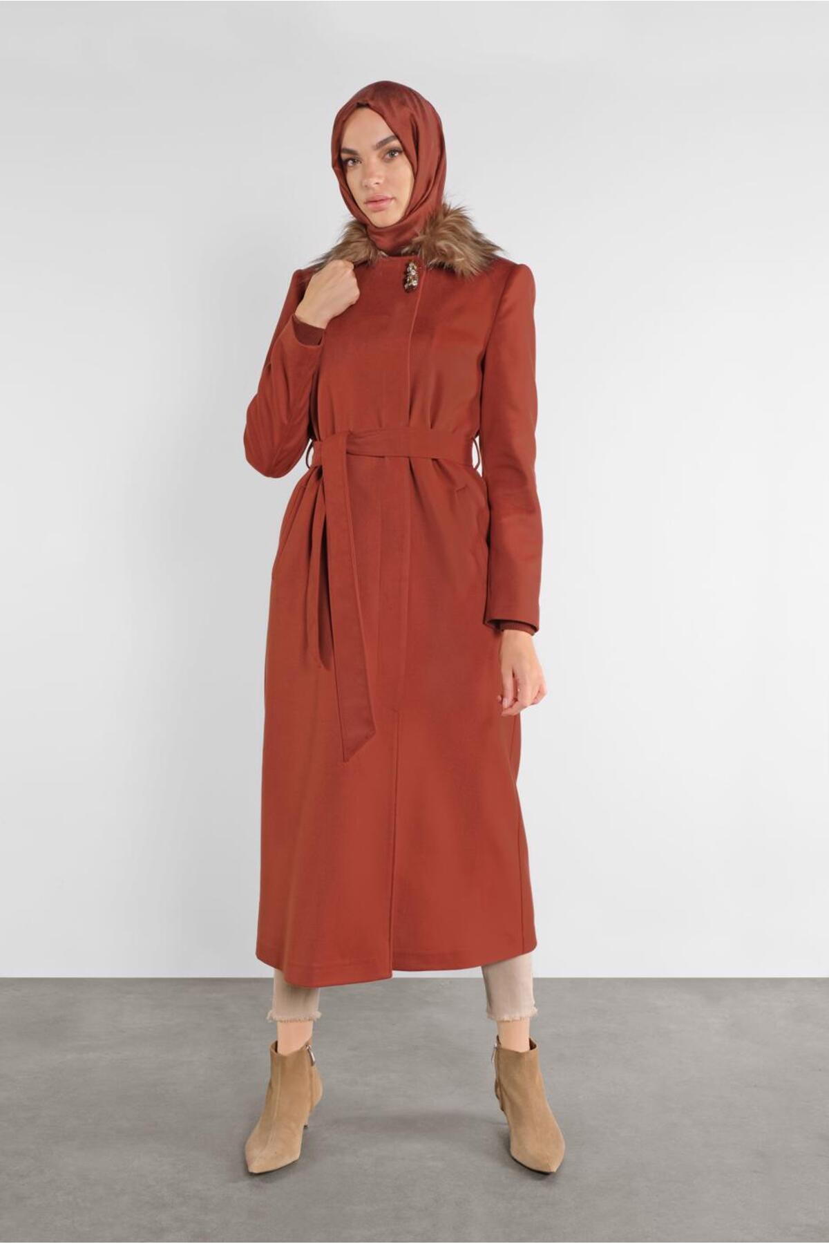 آلوینا پالتوی خزدار کمربنددار ۹۰۱۰۳ آلوینا پالتوی خزدار کمربنددار ۹۰۱۰۳