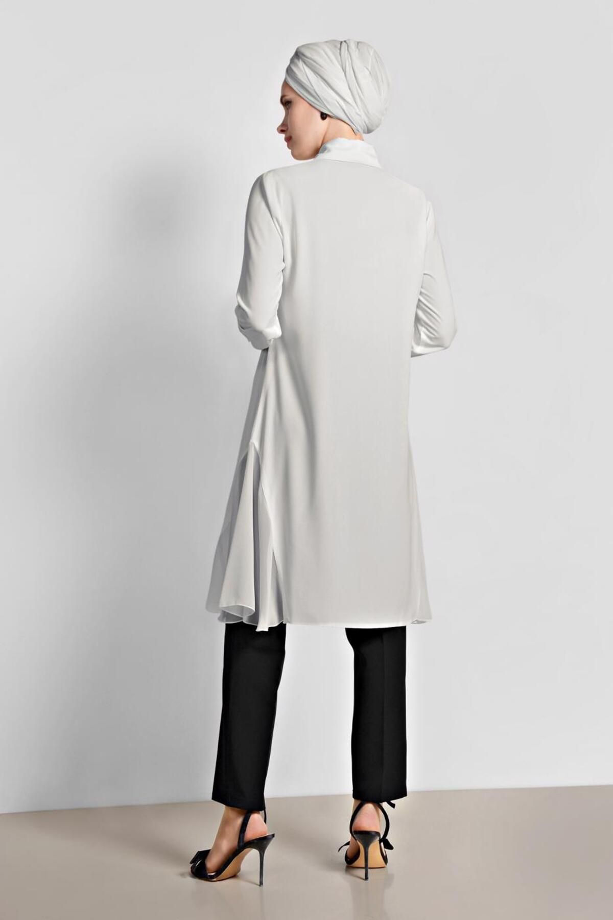 Alvina-4060 Model Tunic with Lace and Hidden Buttons 3