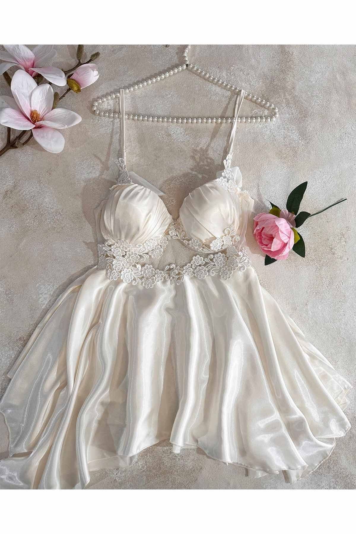 Çeyize dair herşey Beyaz güpür detaylı saten gecelik 6549