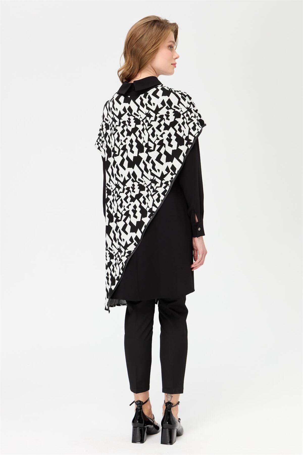 Esswaap-Geometric Pattern Suede Tunic Black 6