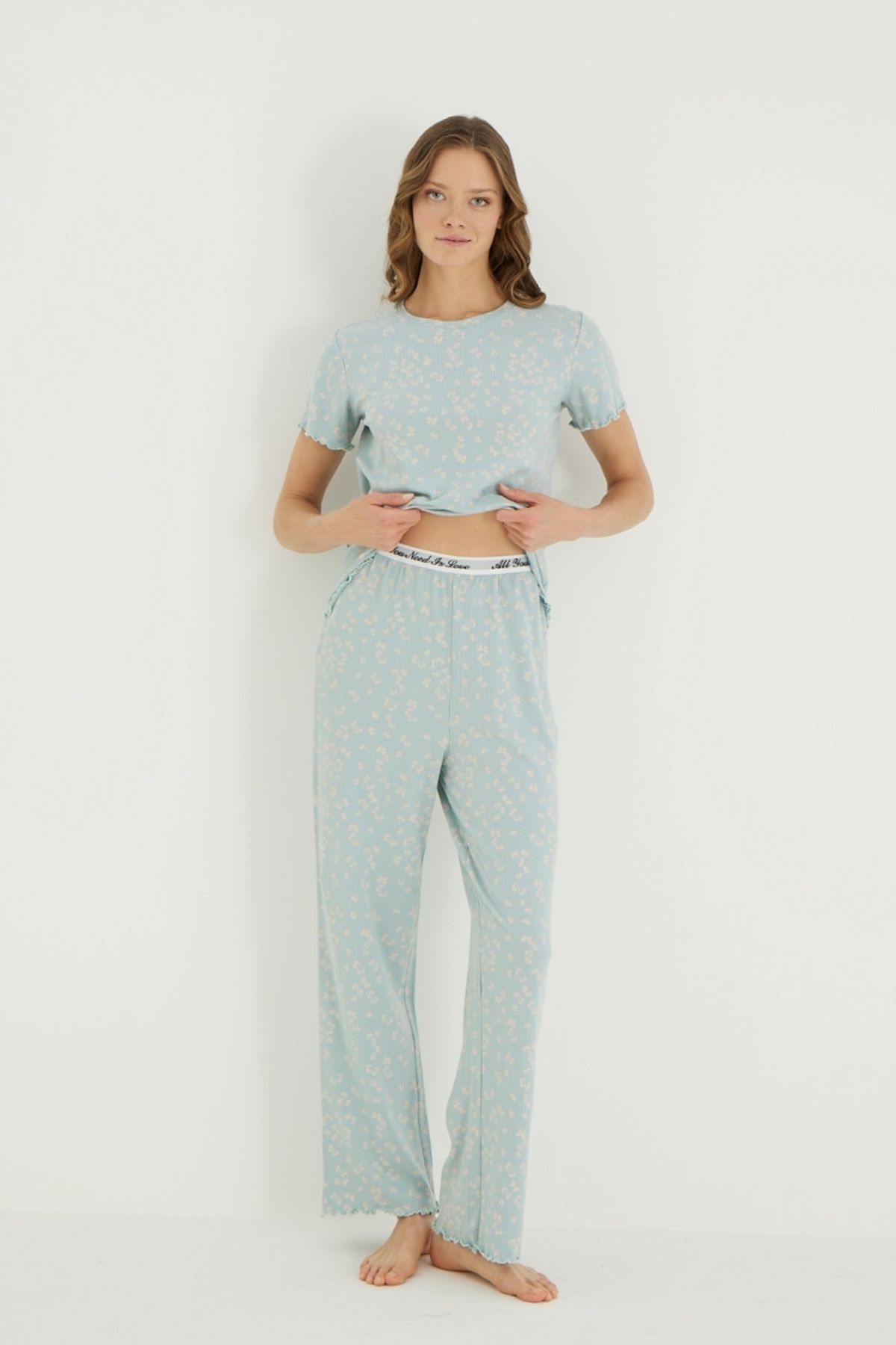 İPEKTENİM-Mini Floral Patterned Pajama Set with Elastic Waist 2