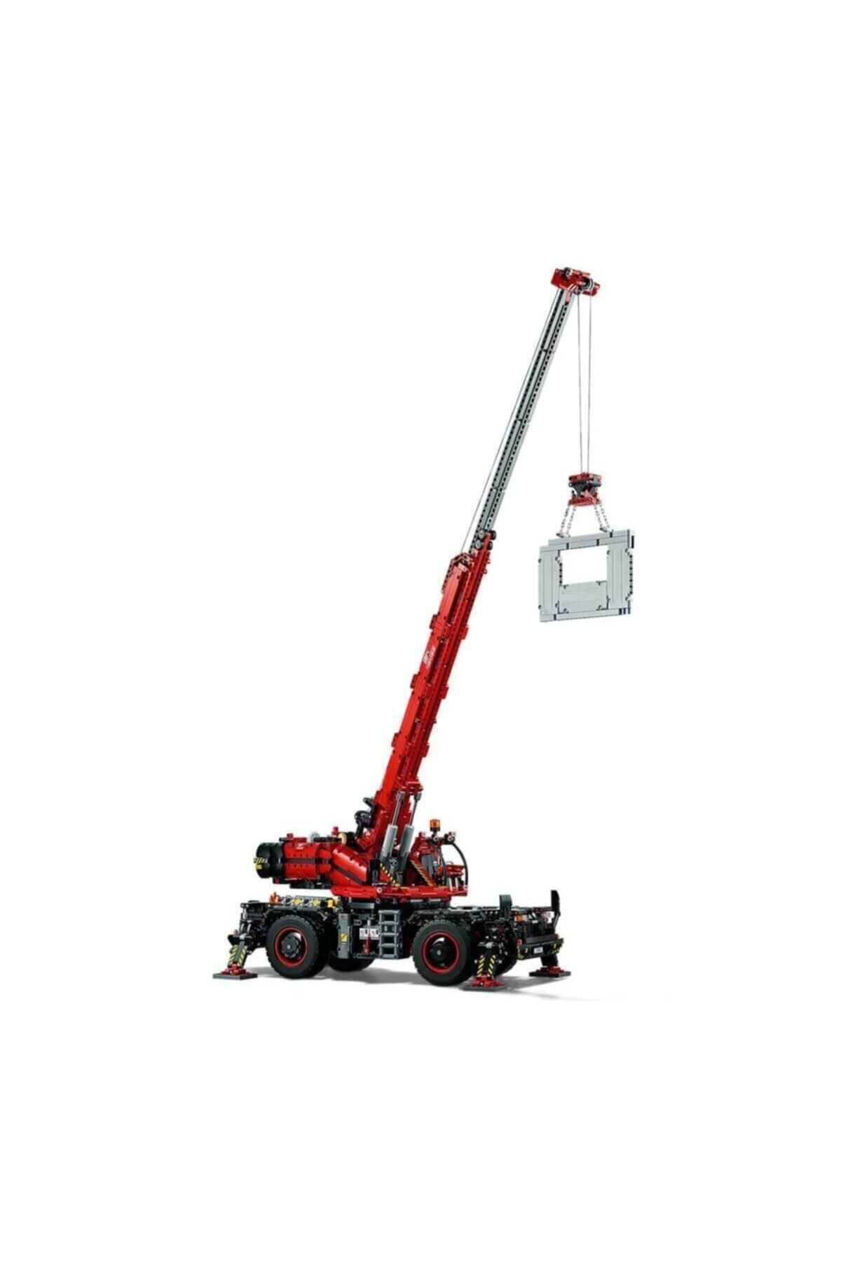 LEGO-42082 LEGO Technic Terrain Crane 4