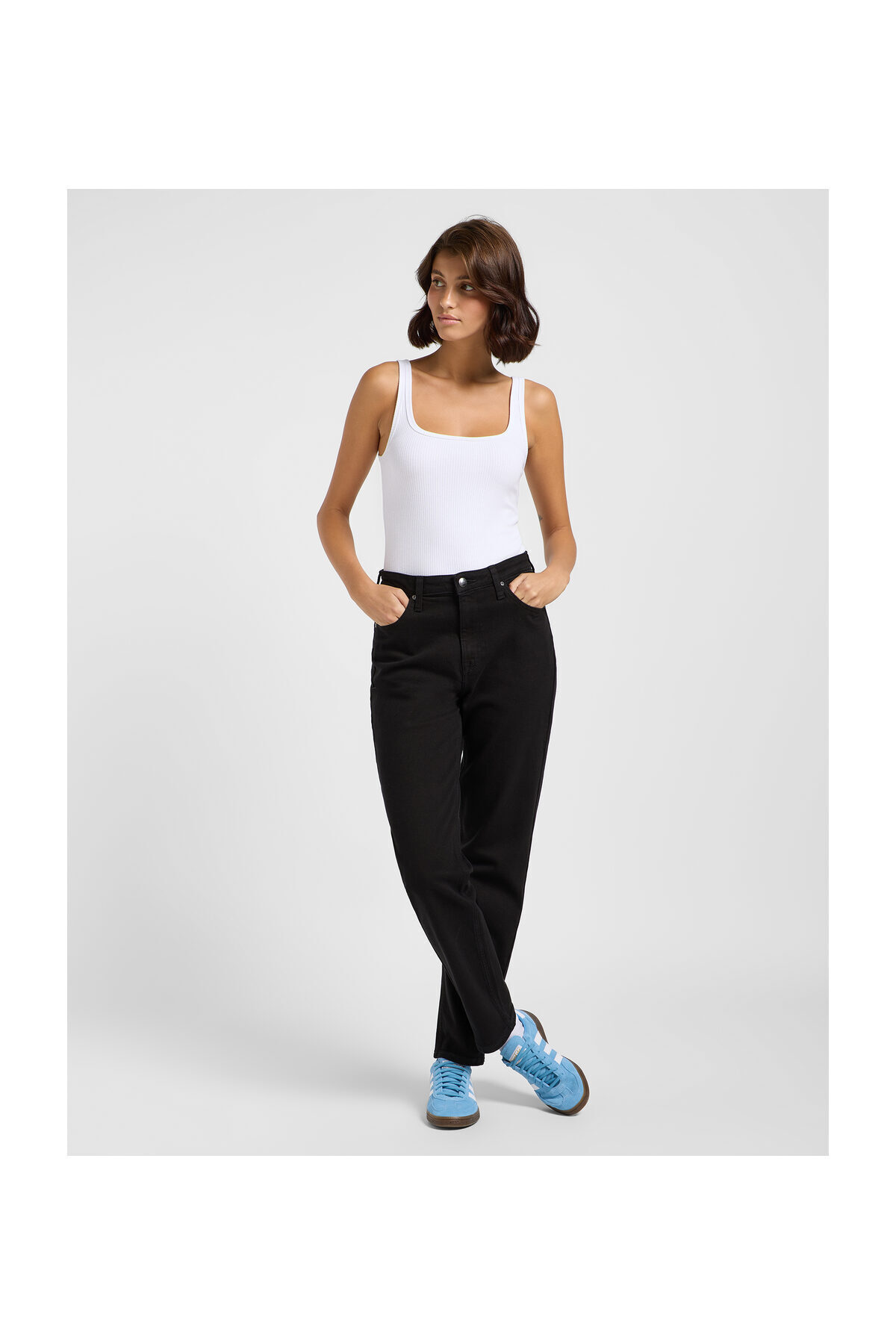 complete the look image