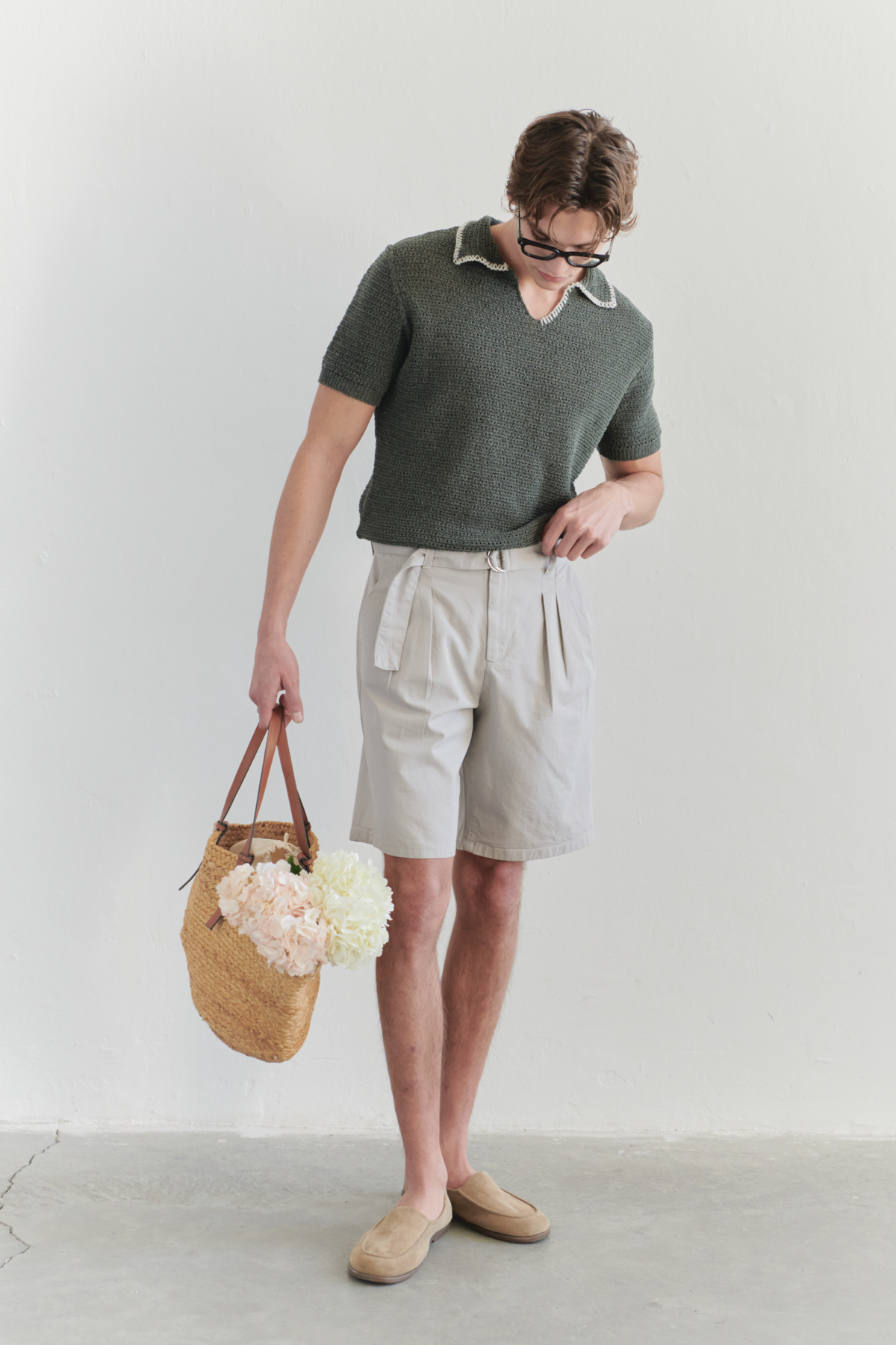 Trendyolmilla  Erkek Taş Oversize Fit Gabardin Kemer Detaylı Şort & Bermuda TMNSS25SR00025