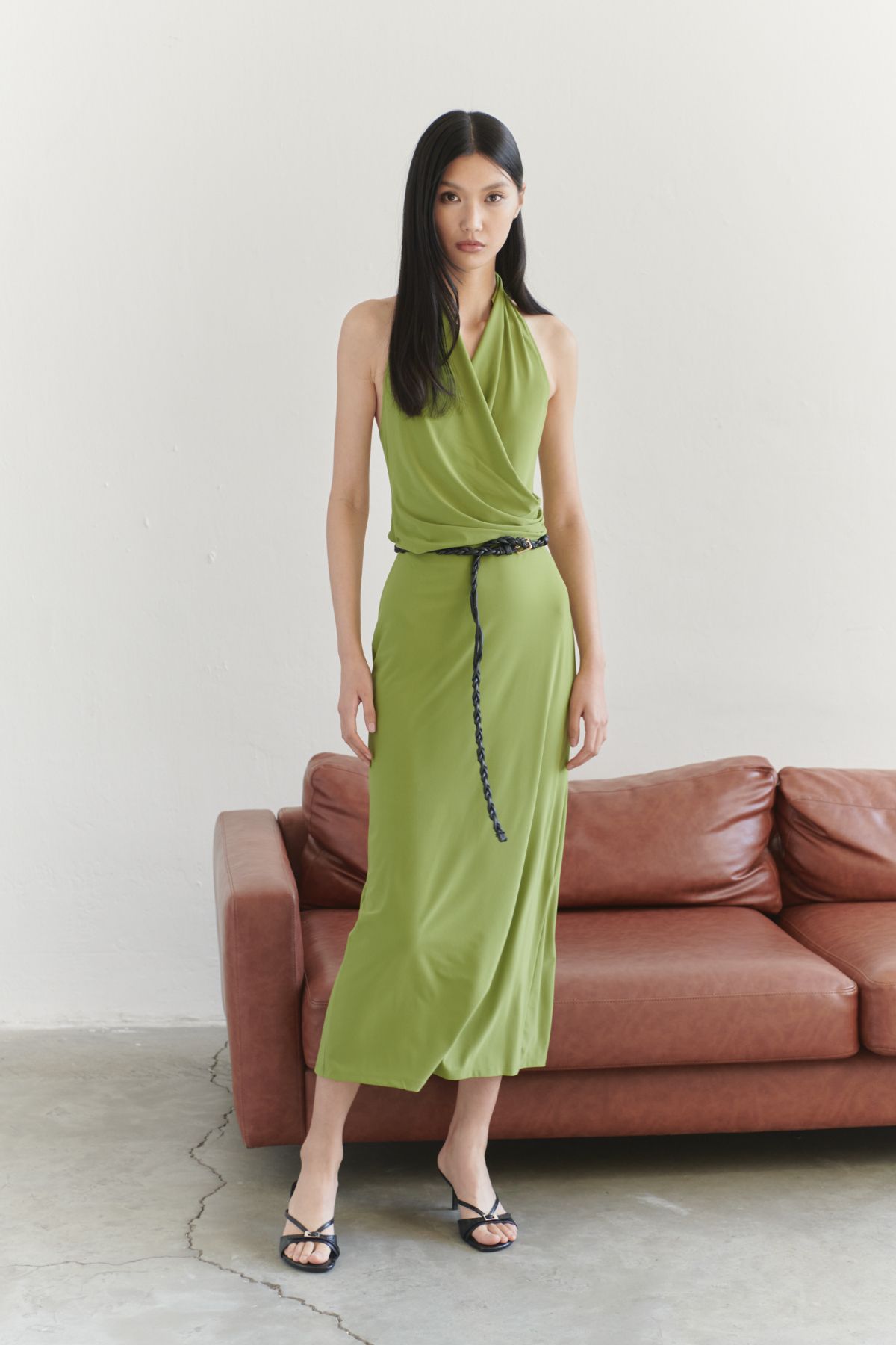 Trendyol Collection Zielona Dwurzędowa Sukienka Midi Z Dzianiny Z Dekoltem W Serek I Wiązaniem, Elastyczna Twoss25el00479 Kobieta - XS