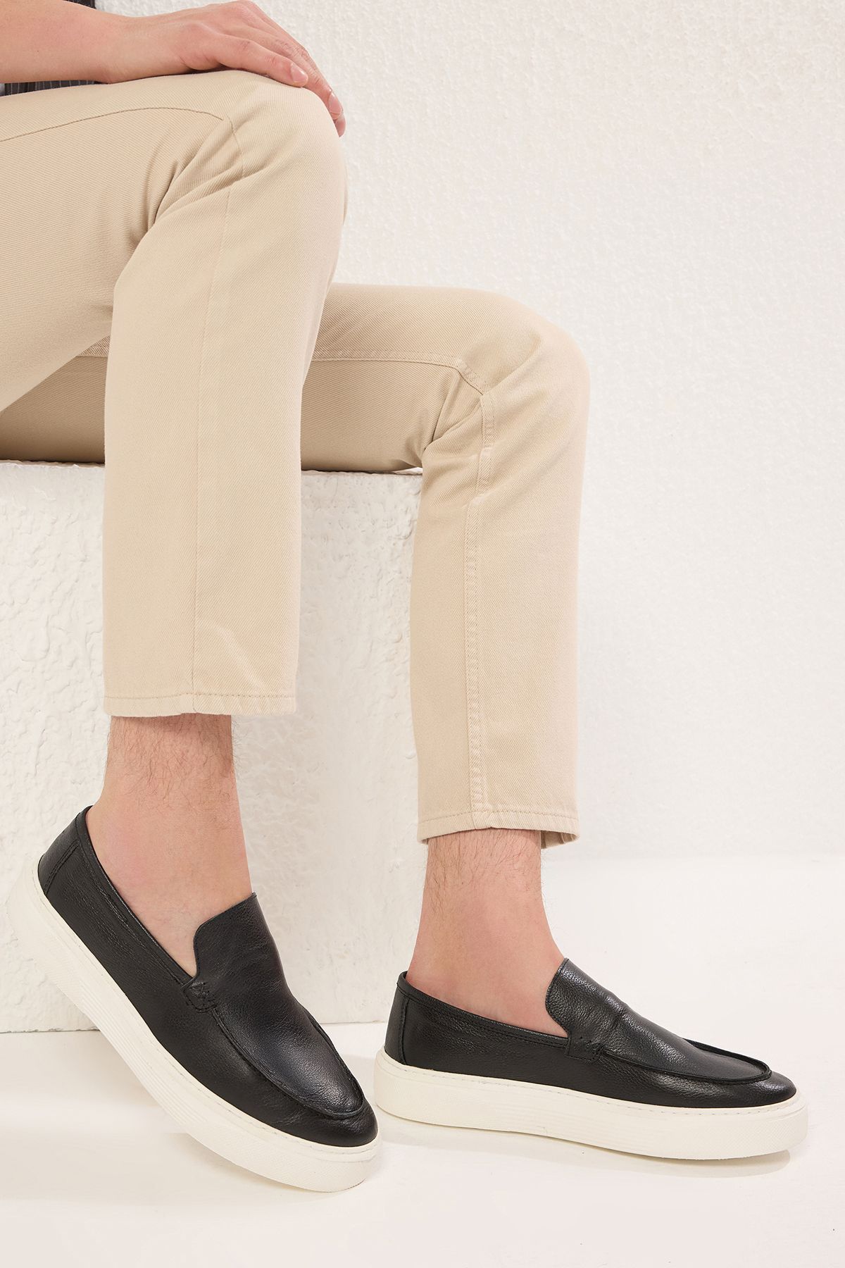 TRENDYOL SHOES Czarne, Skórzane, Męskie Mokasyny Takss25la00014 Mężczyzna - 41