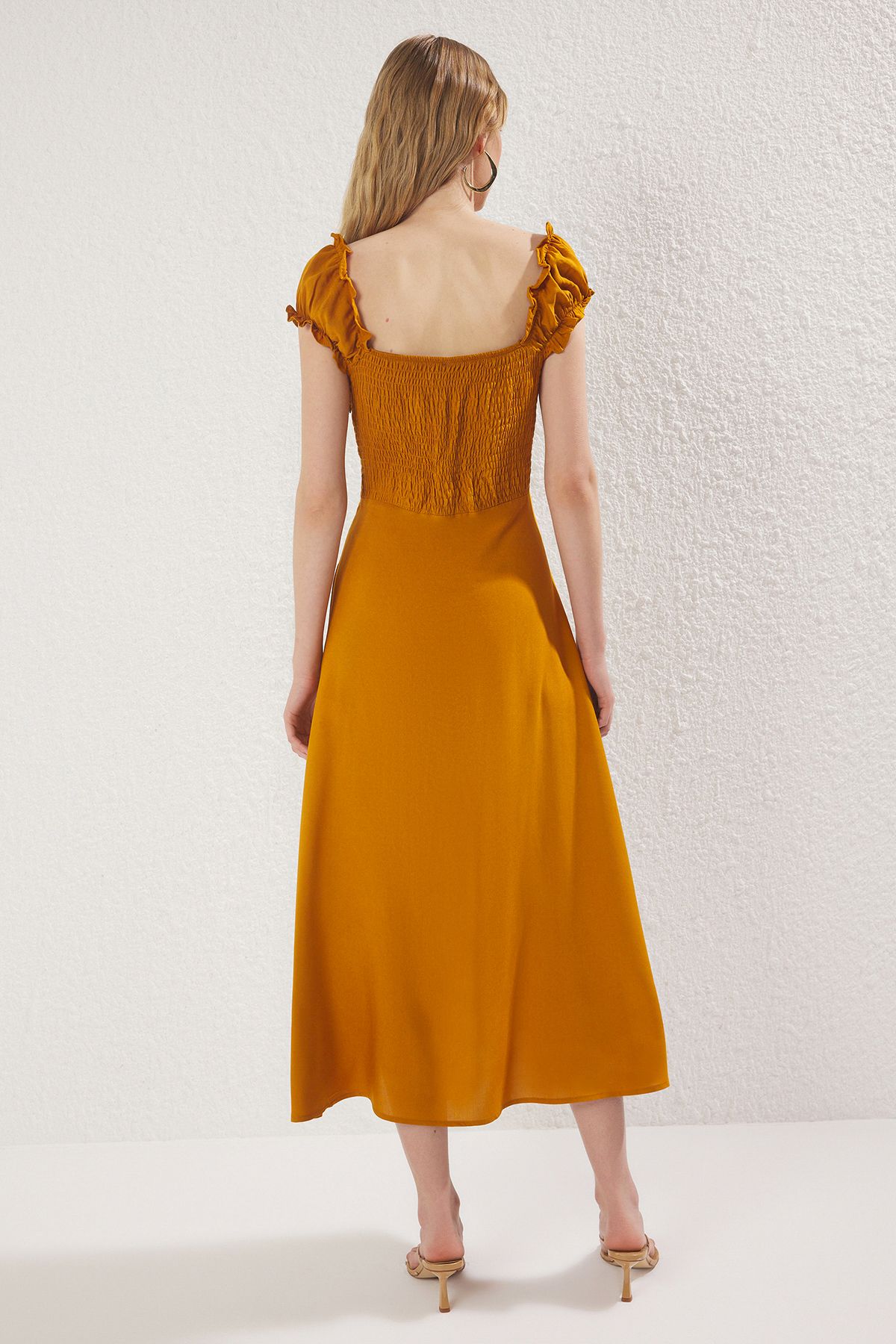 Trendyol Collection-Sukienka midi z elastycznej tkaniny Tile A-Line z detalami TWOSS25EL00632 4