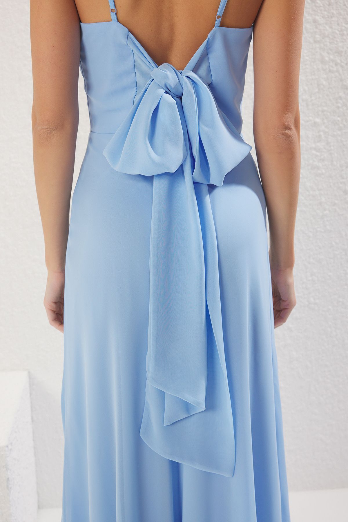 Trendyol Collection-Világoskék A-vonalú masnival bélelt sifon szőtt hosszú estélyi ruha éjszakai ballagási ruha TPRSS25AE00152 7