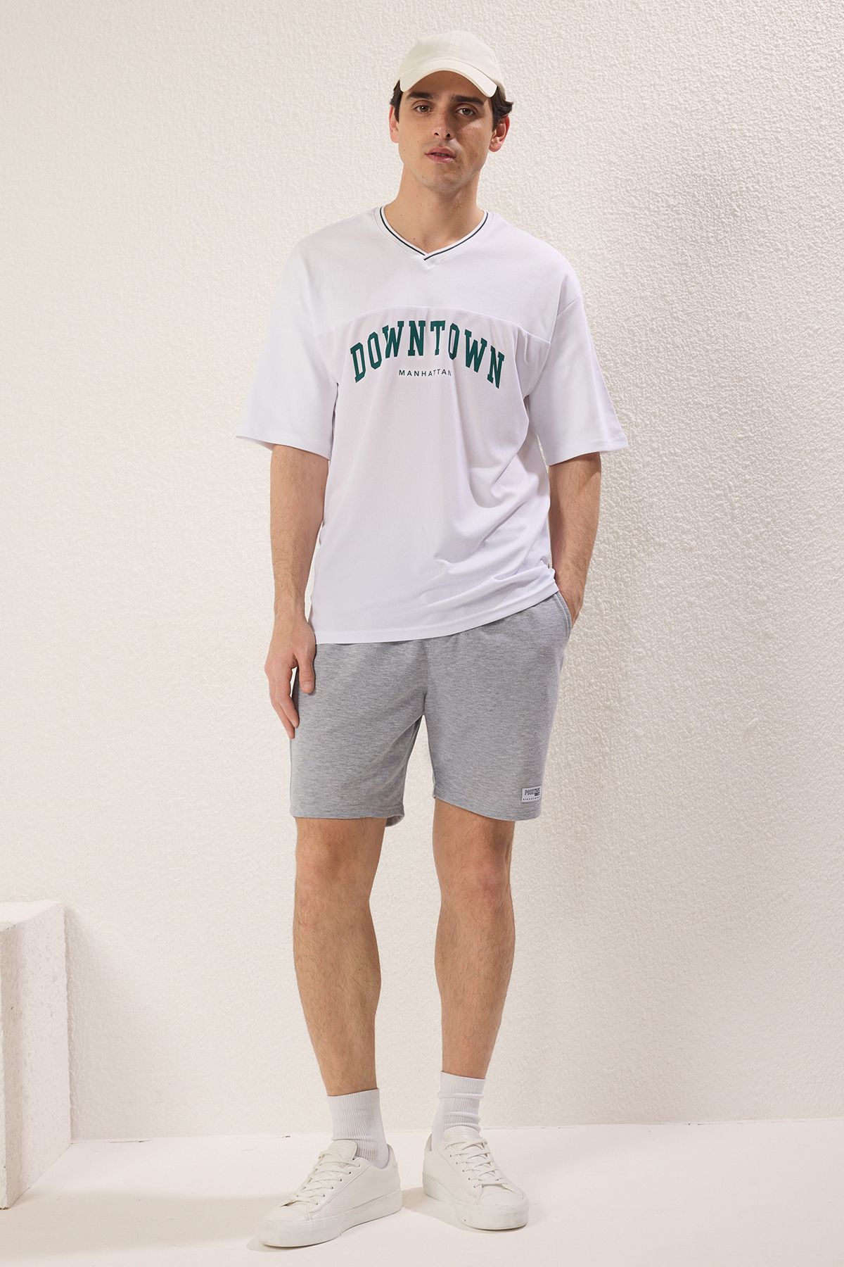 Trendyol Collection-Schwarz-graue 2er-Pack Shorts mit normaler/normaler Passform und Bermuda TMNSS25SR00042 7