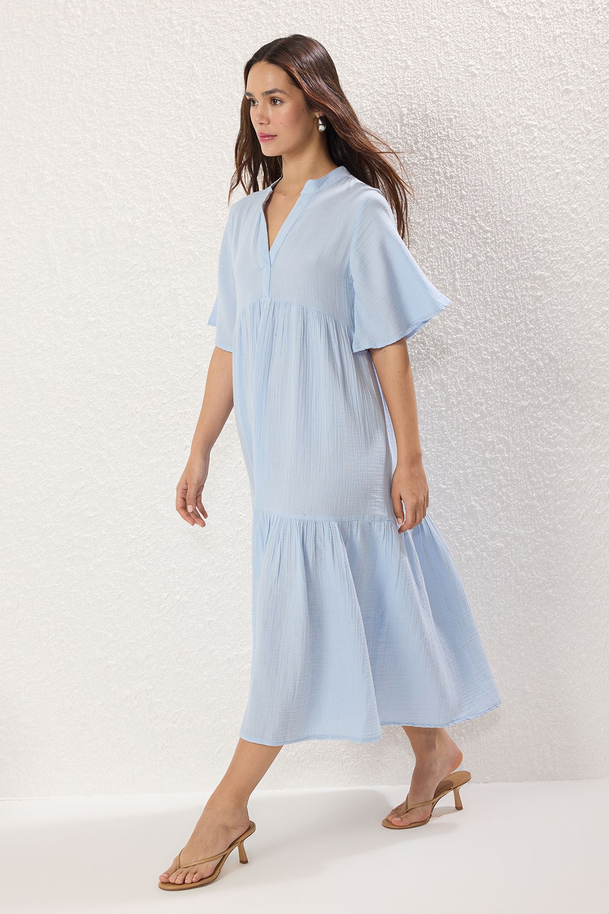 Trendyol Collection-Rochie țesătă midi cu croială largă de muselină albastră TWOSS25EL00209 3