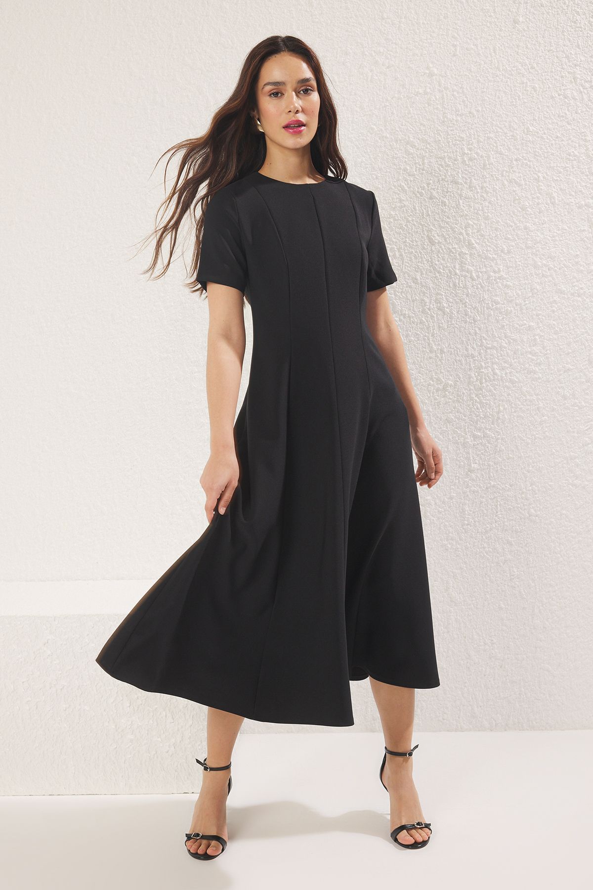 Trendyol Collection Černá sukně Midi tkané šaty s rozepínáním v pase TWOSS25EL00790