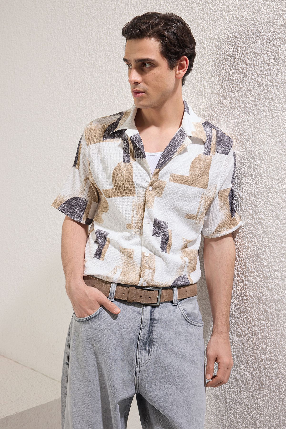 Trendyol Collection-Ecru Regular Fit rövid ujjú csavart csíkos laza nyári ing TMNSS25GO00014 2