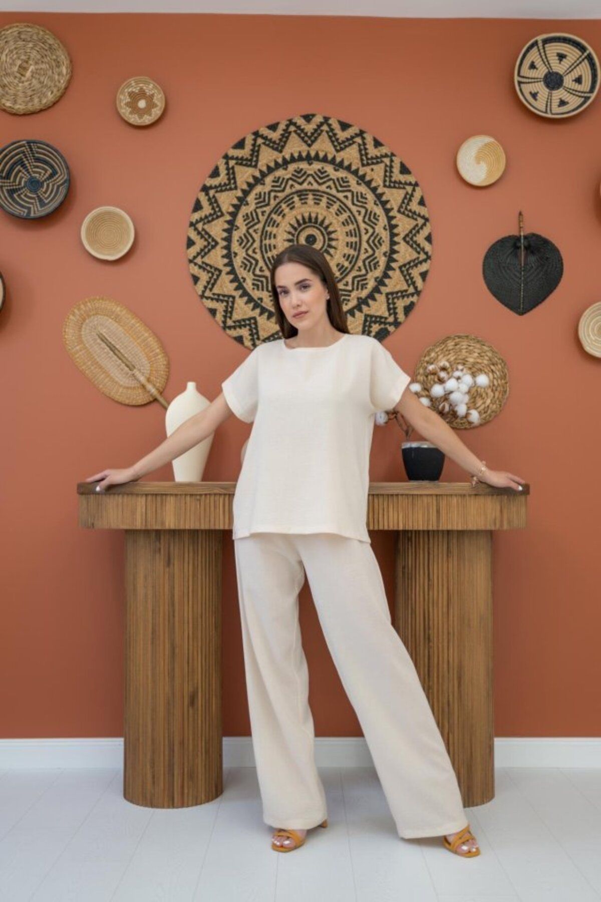 Meleners Bej T-Shirt Ve Pantolon Takım