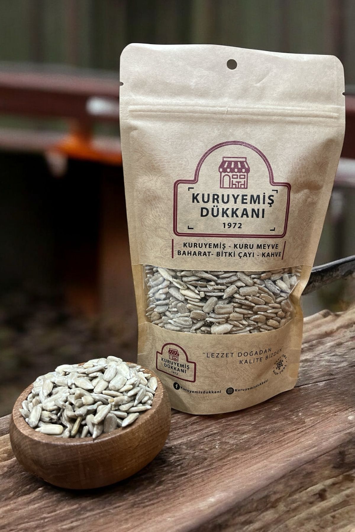 Kuruyemiş Dükkanı 1972 Ayçekirdeği içi çiğ ve tuzsuz xl 250gr
