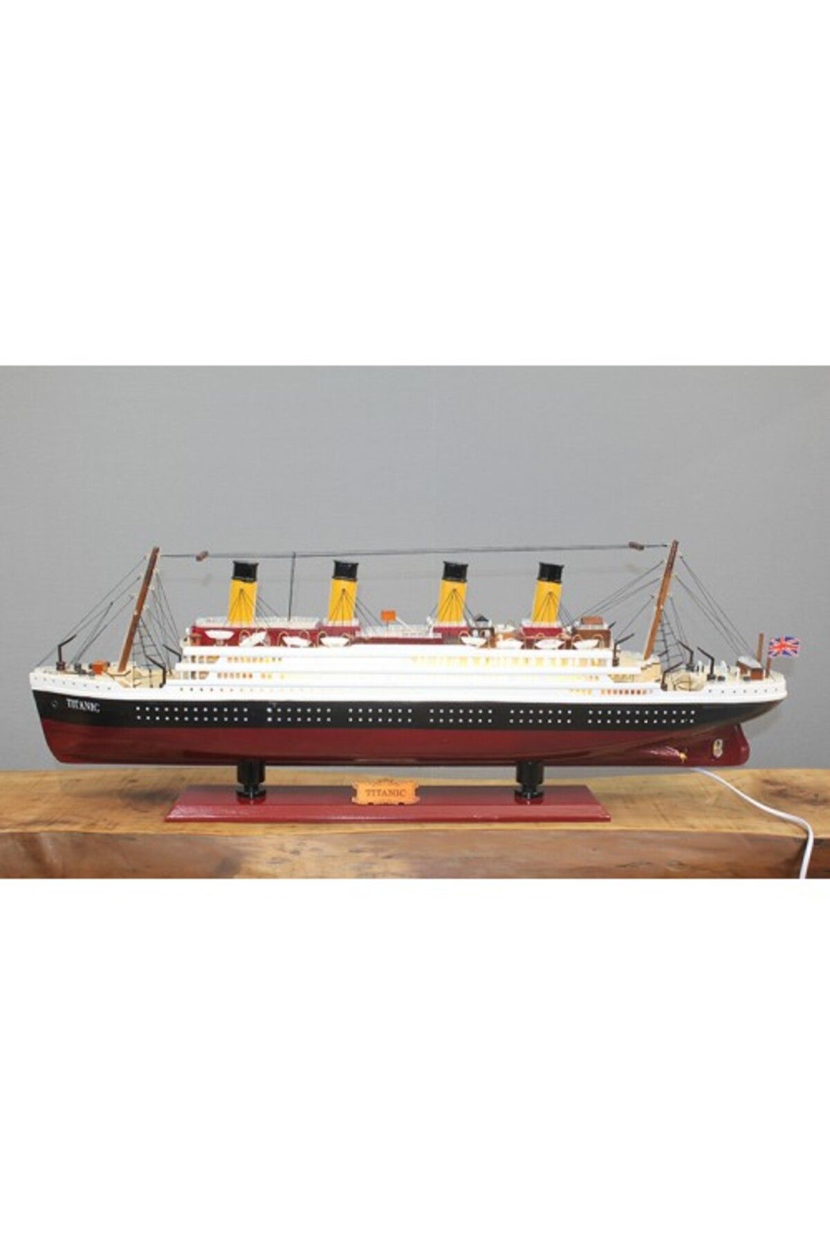 BellevieStore Ahşap Titanik Gemisi Ledli