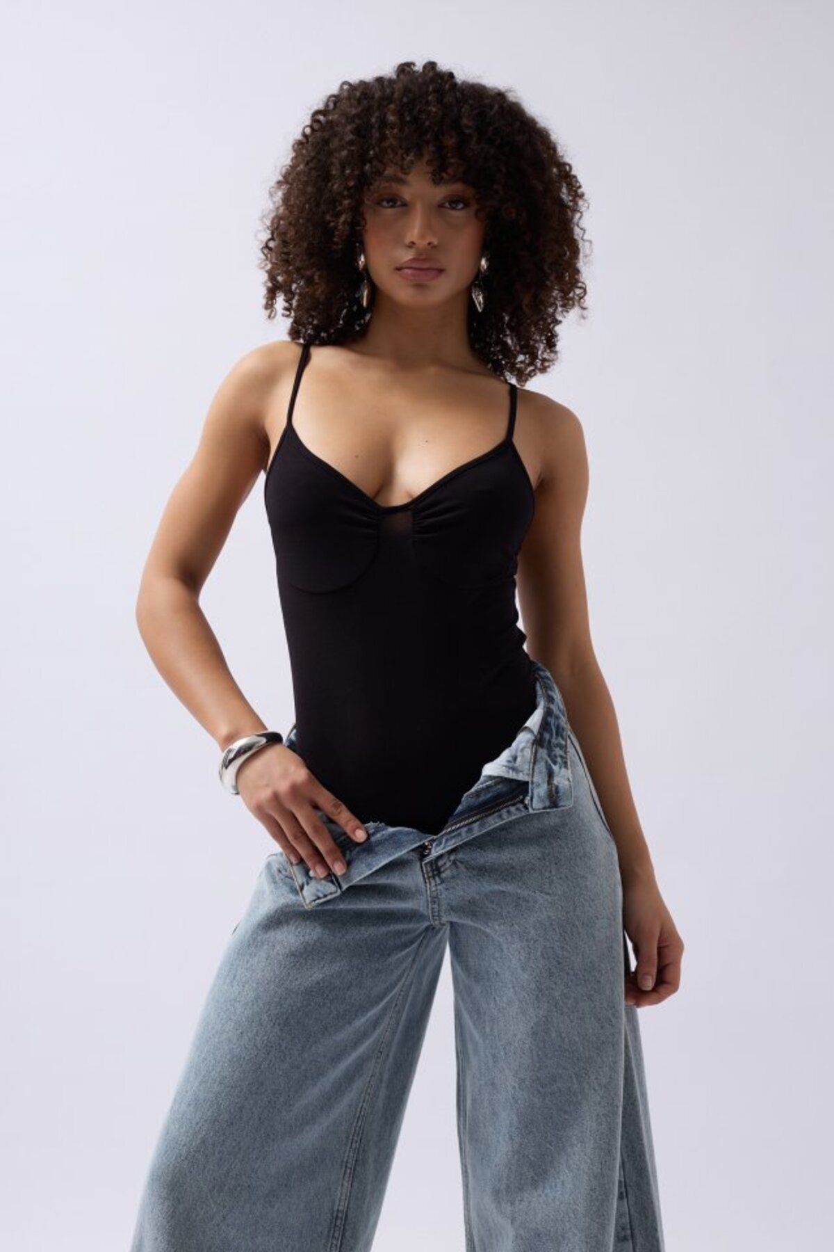 Albayrak Önü Büzgülü Askılı Bodysuit